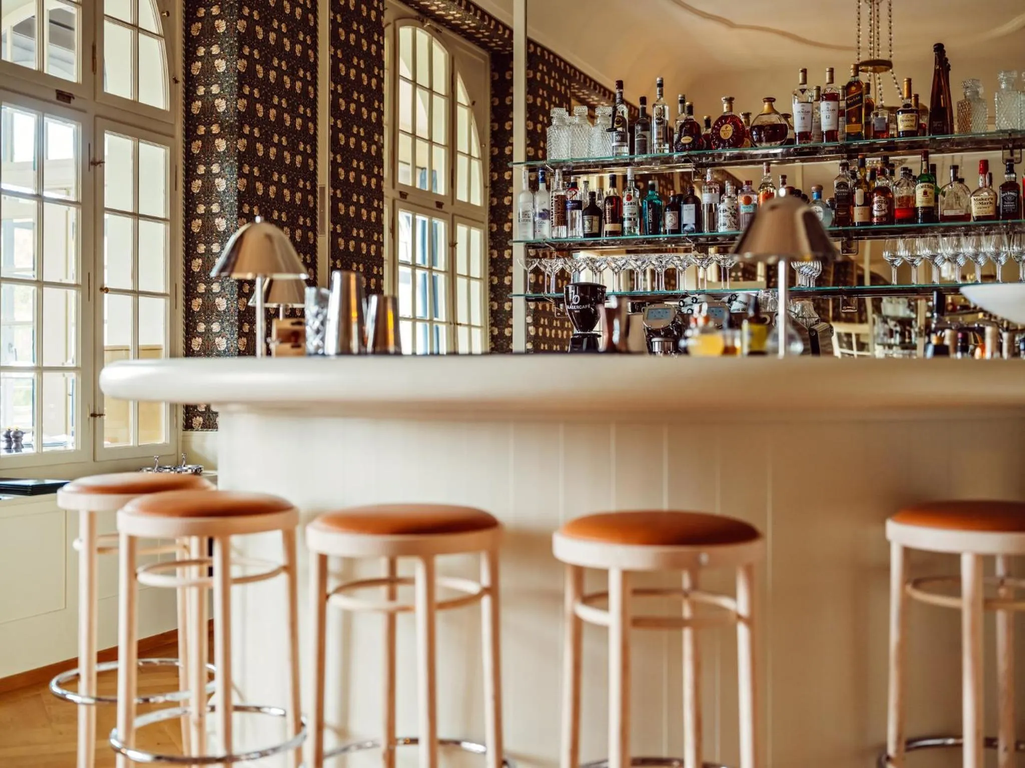 Lounge or bar in Grand Hotel Belvedere, a Beaumier Hotel