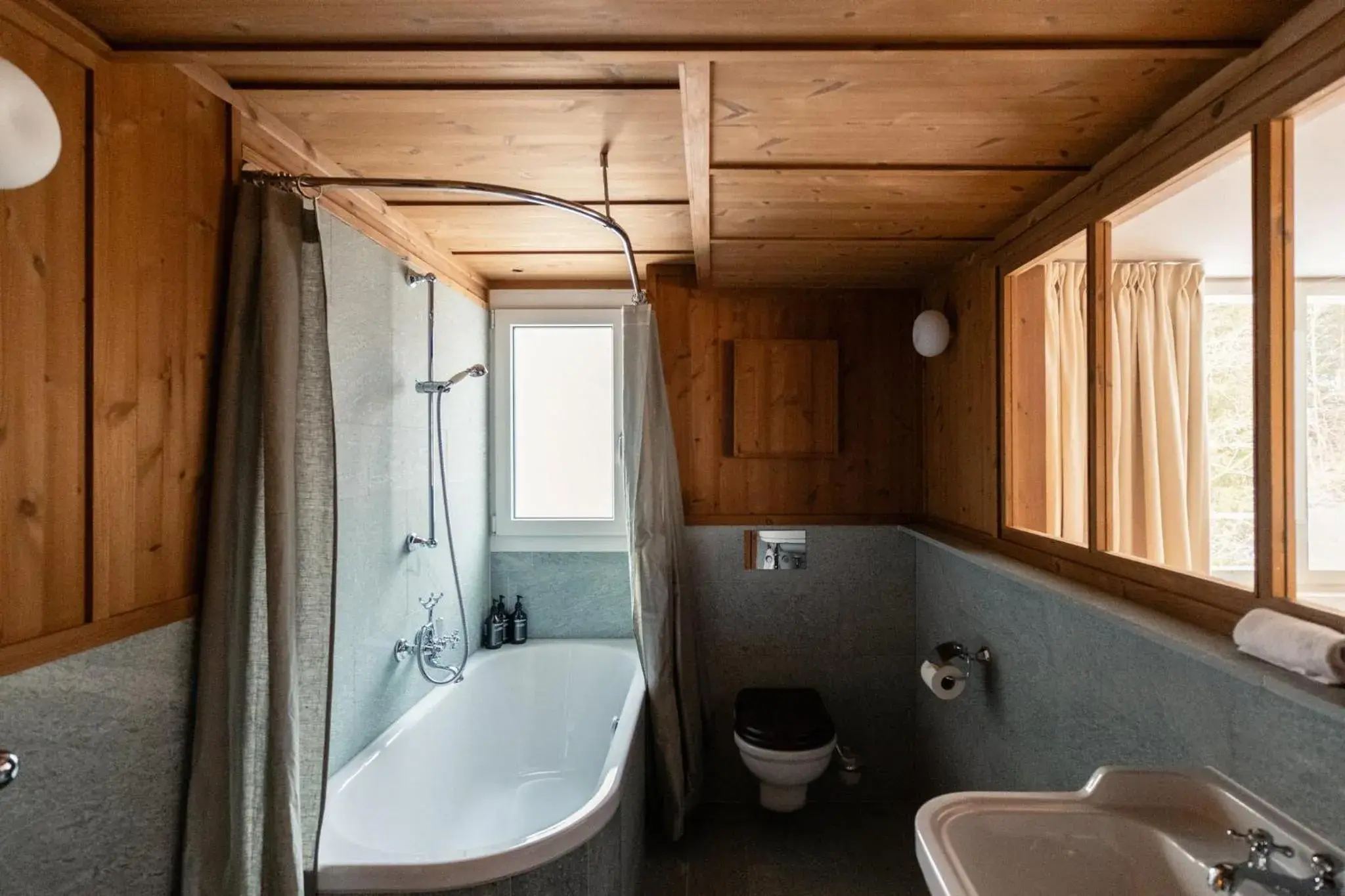 Junior family suite - garden view in Grand Hotel Belvedere, a Beaumier Hotel Junior family suite - garden view in Grand Hotel Belvedere, a Beaumier Hotel