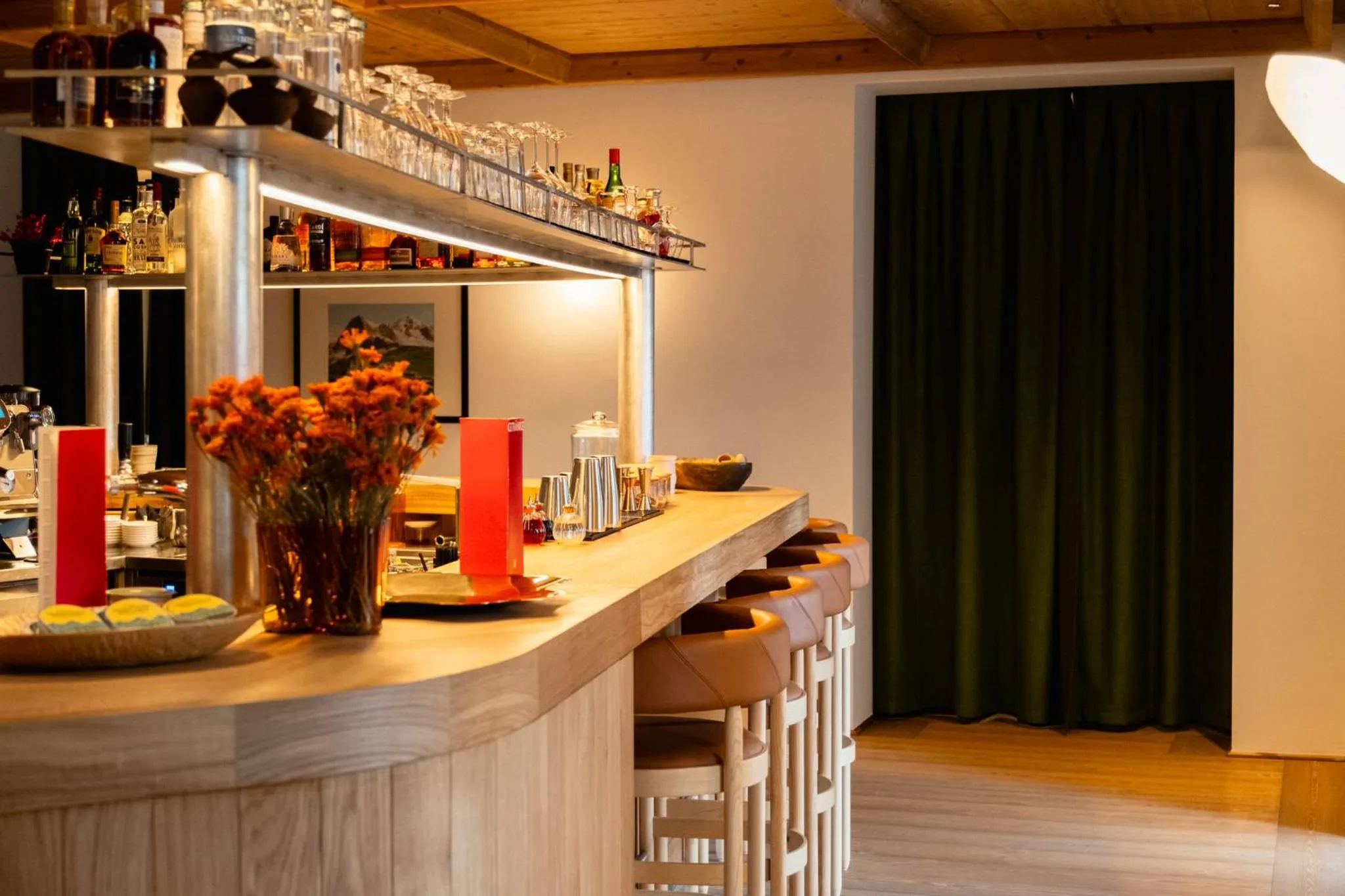 Lounge or bar in Grand Hotel Belvedere, a Beaumier Hotel