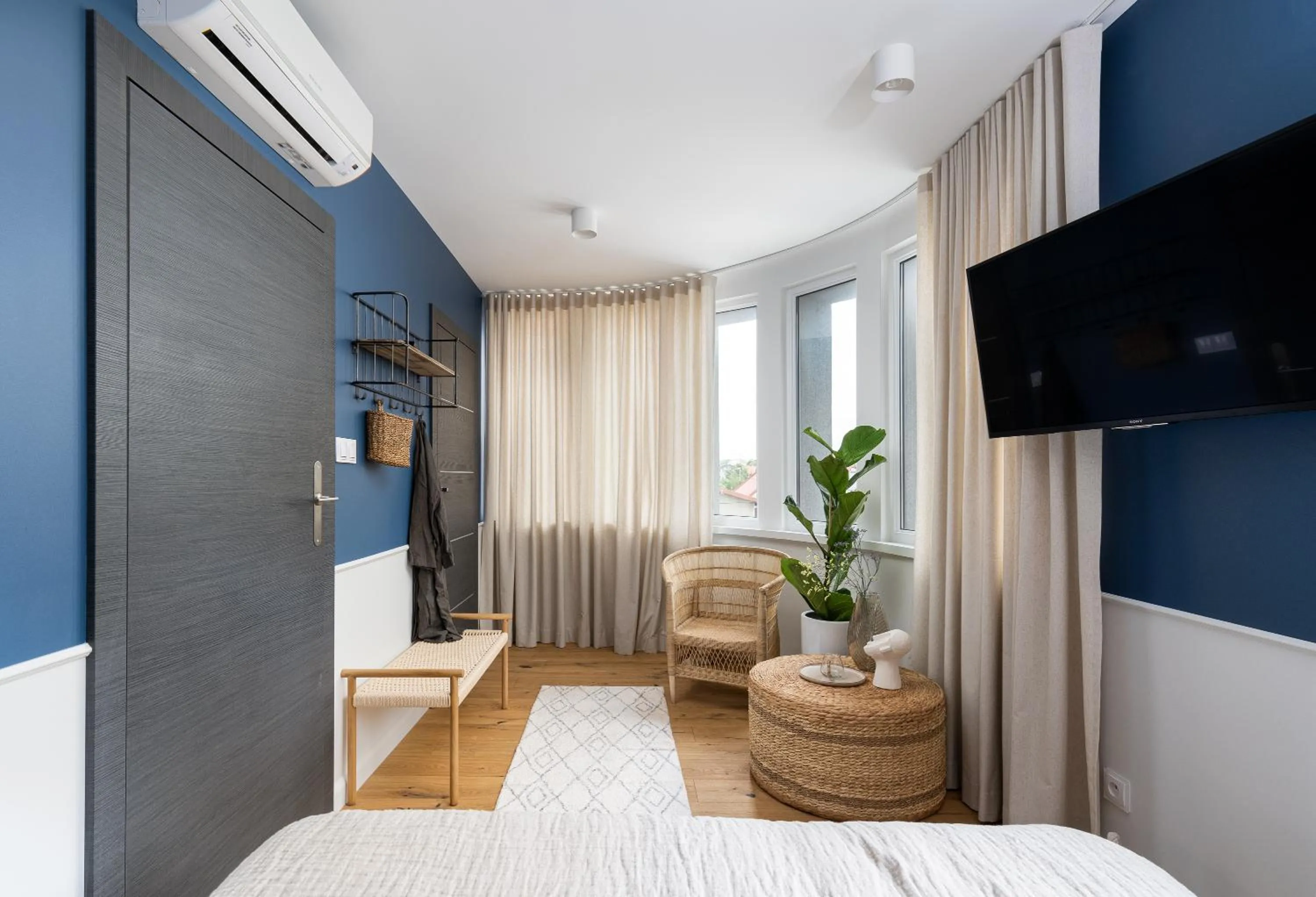 Seating area, Bed in Boutique Hotel RABBIT HOLE