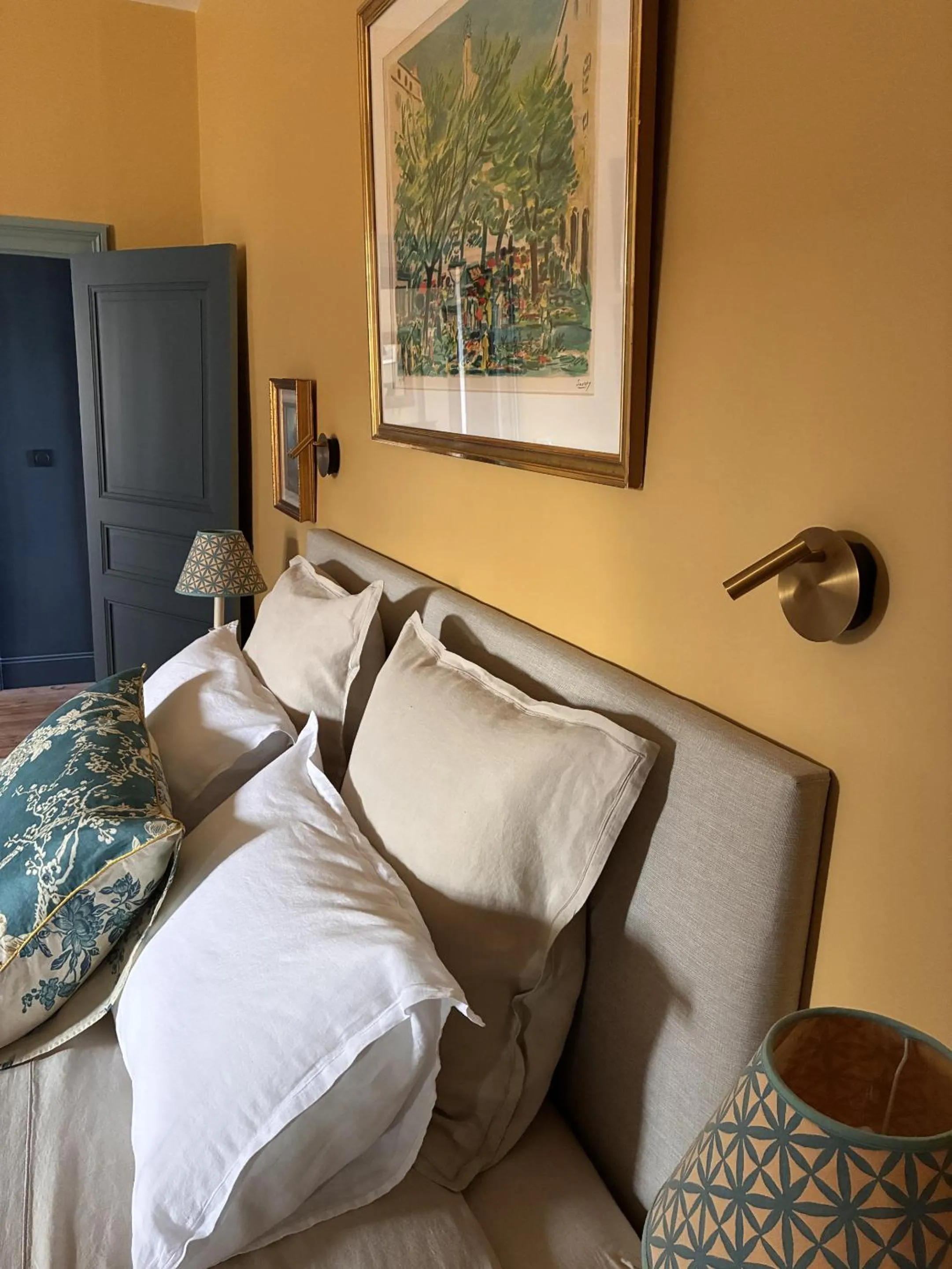 Bedroom, Bed in Maison d'hôtes "Les Tillets"