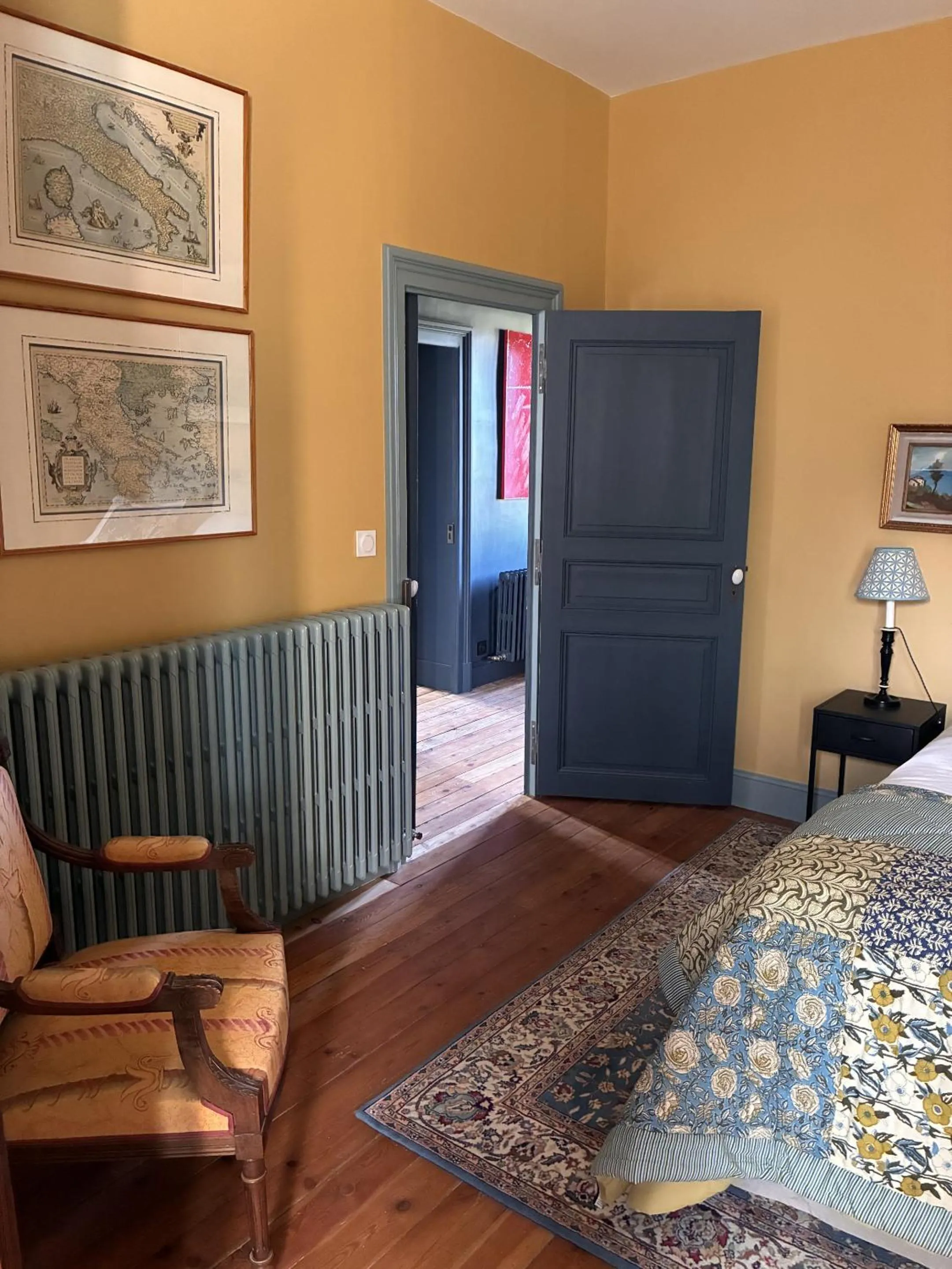 Bedroom, Bed in Maison d'hôtes "Les Tillets"