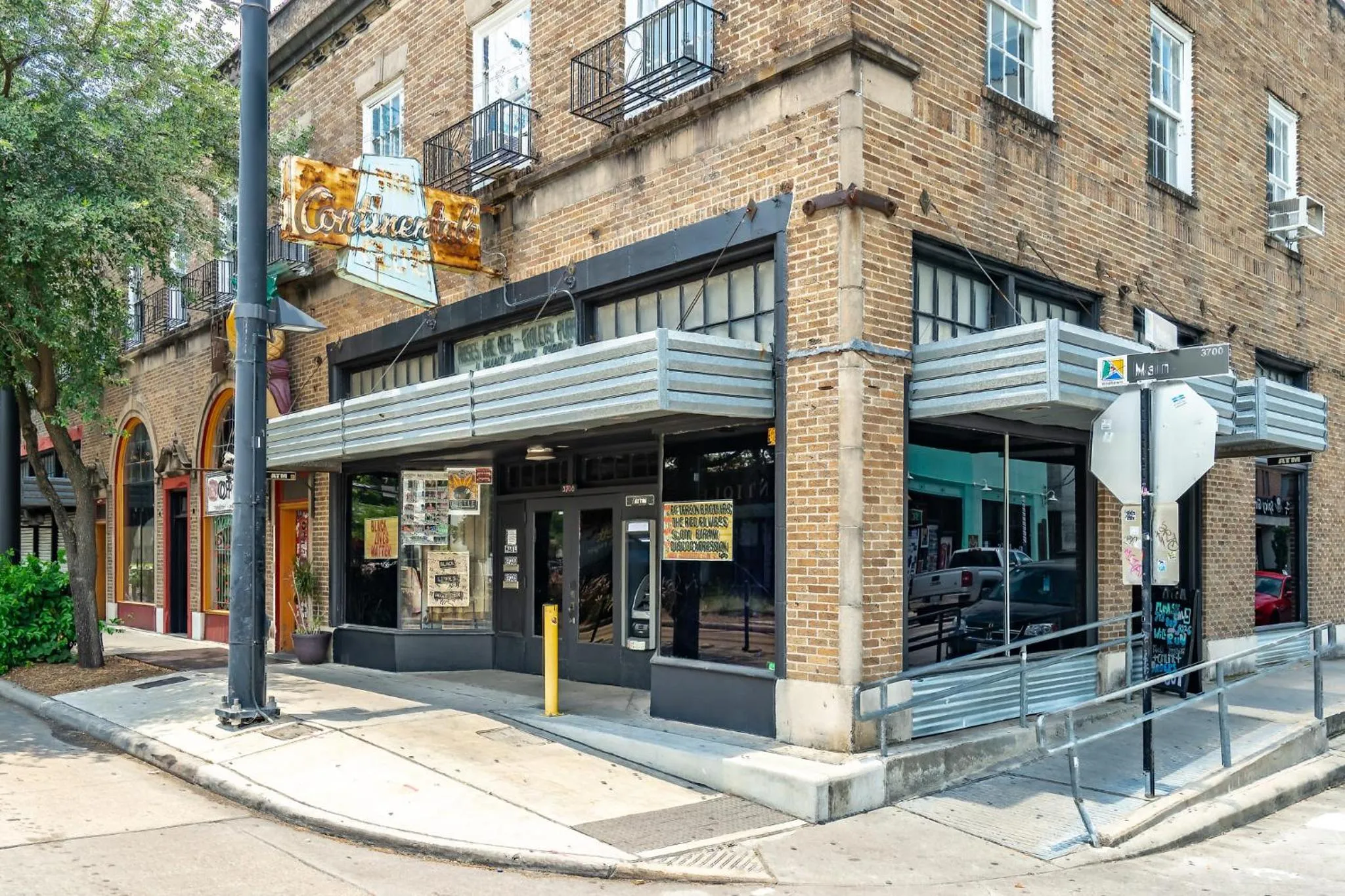 Neighbourhood in Lodgeur Midtown, Houston - close to Downtown & Texas Medical Center