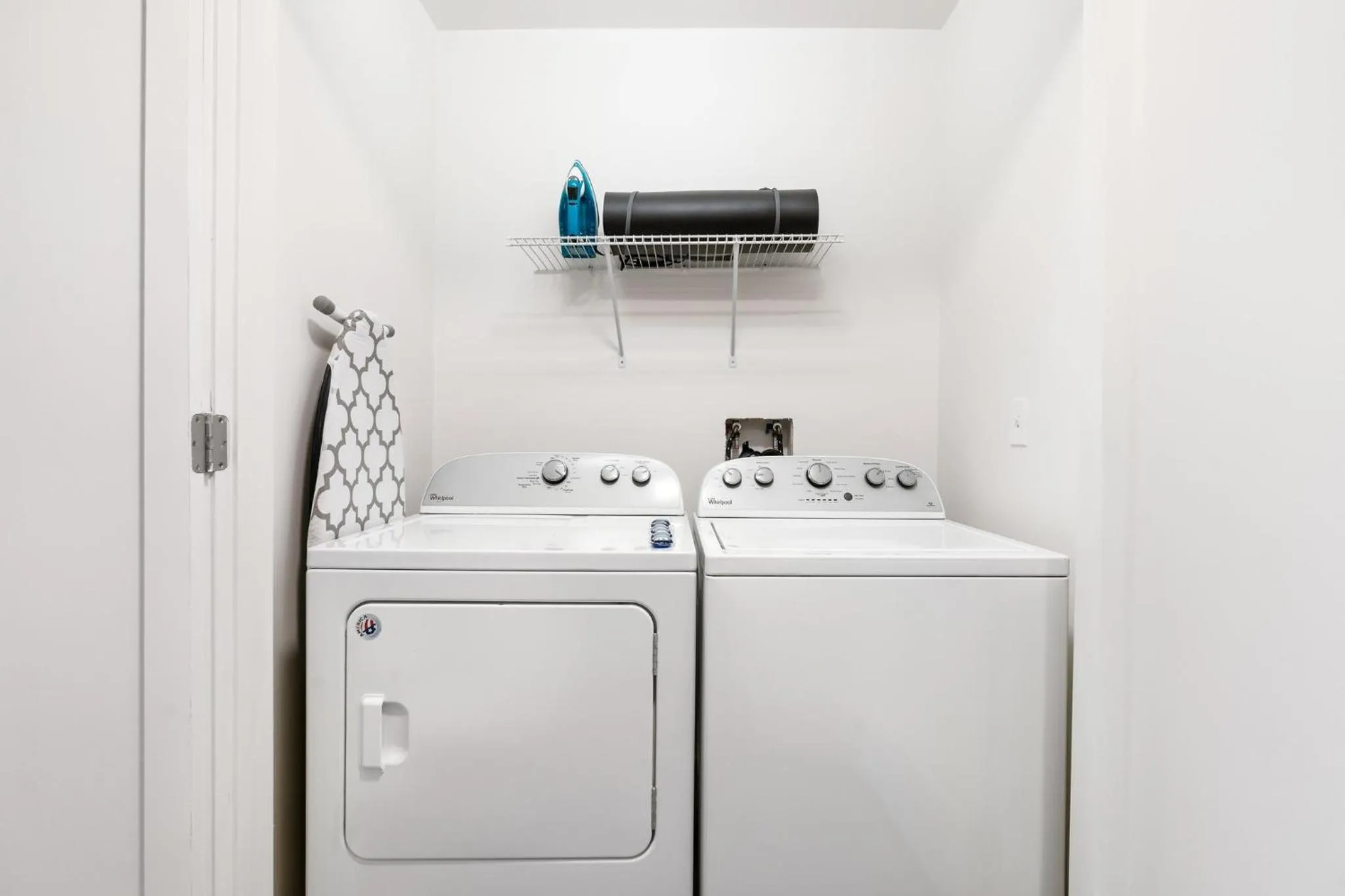washing machine in Lodgeur Midtown, Houston - close to Downtown & Texas Medical Center