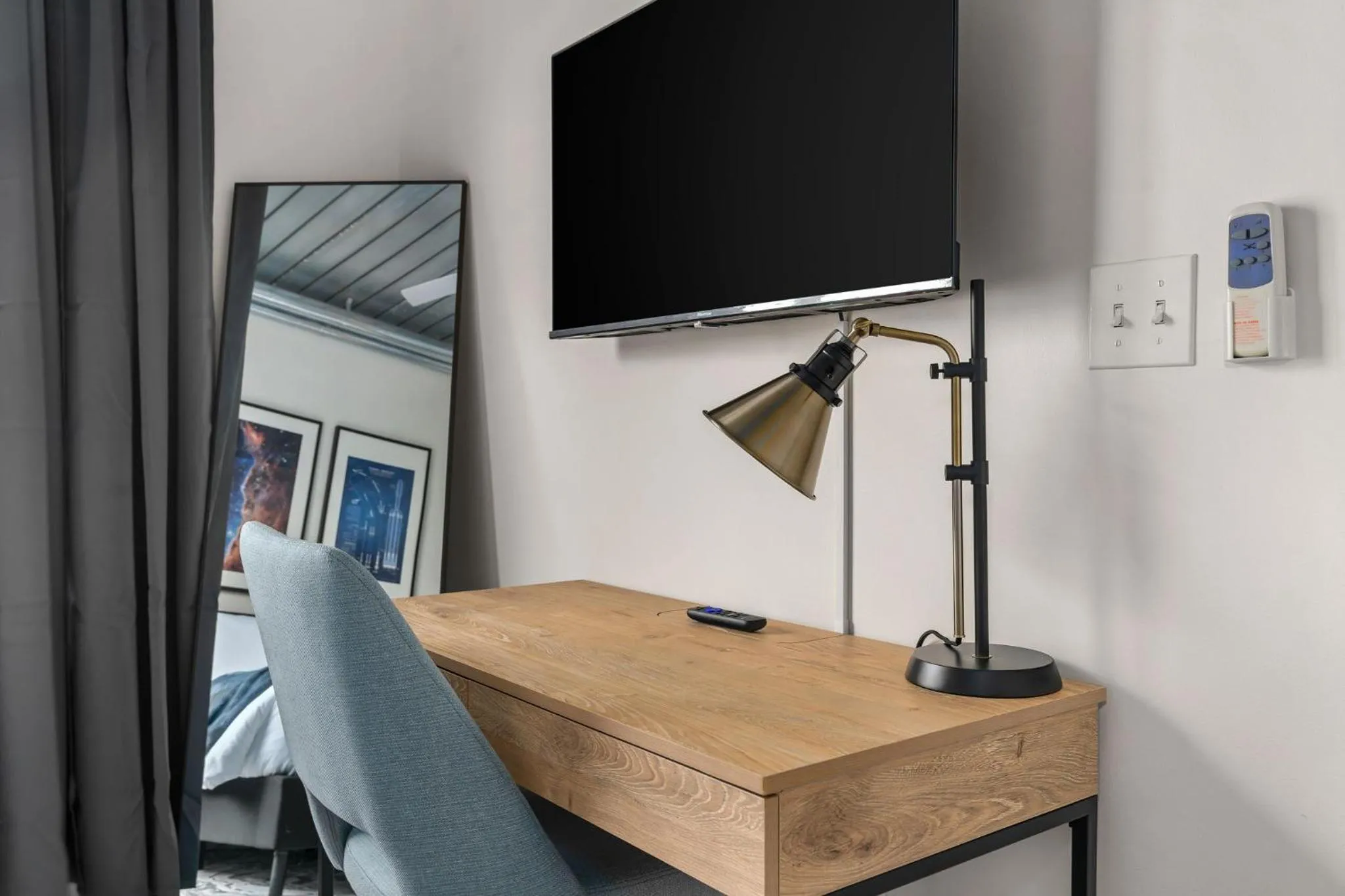 TV and multimedia in Lodgeur Midtown, Houston - close to Downtown & Texas Medical Center