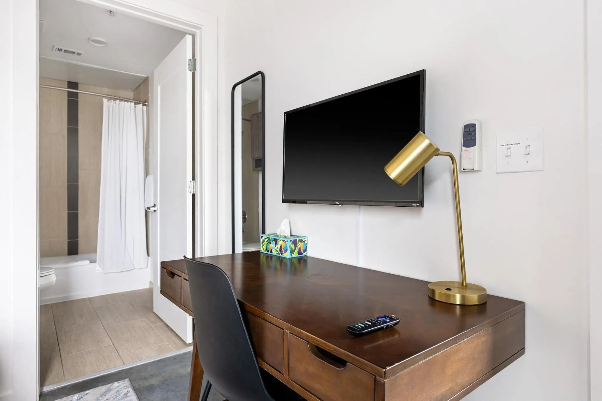 TV and multimedia in Lodgeur Midtown, Houston - close to Downtown & Texas Medical Center