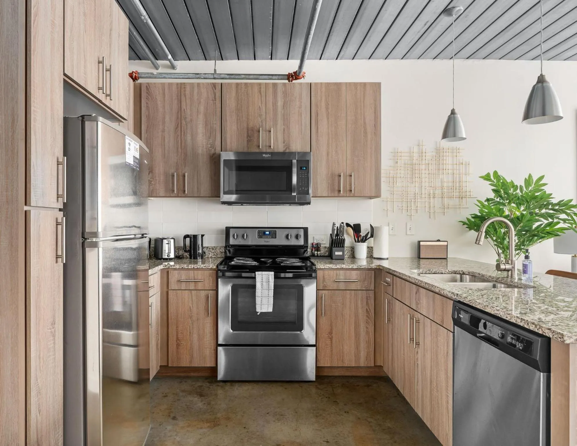 Coffee/tea facilities in Lodgeur Midtown, Houston - close to Downtown & Texas Medical Center