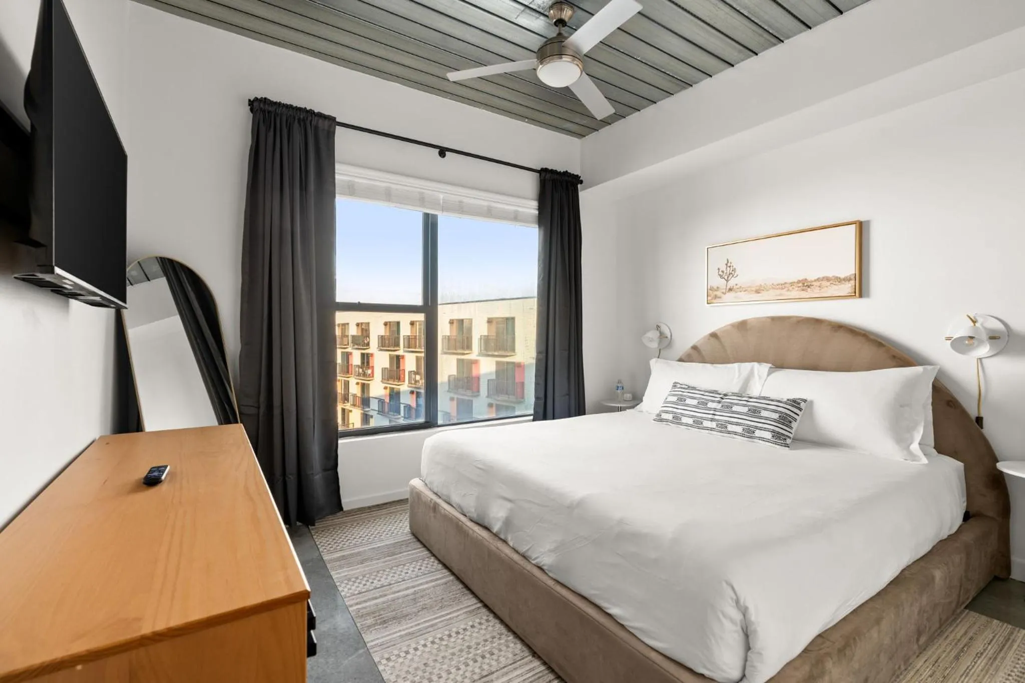 Bed in Lodgeur Midtown, Houston - close to Downtown & Texas Medical Center