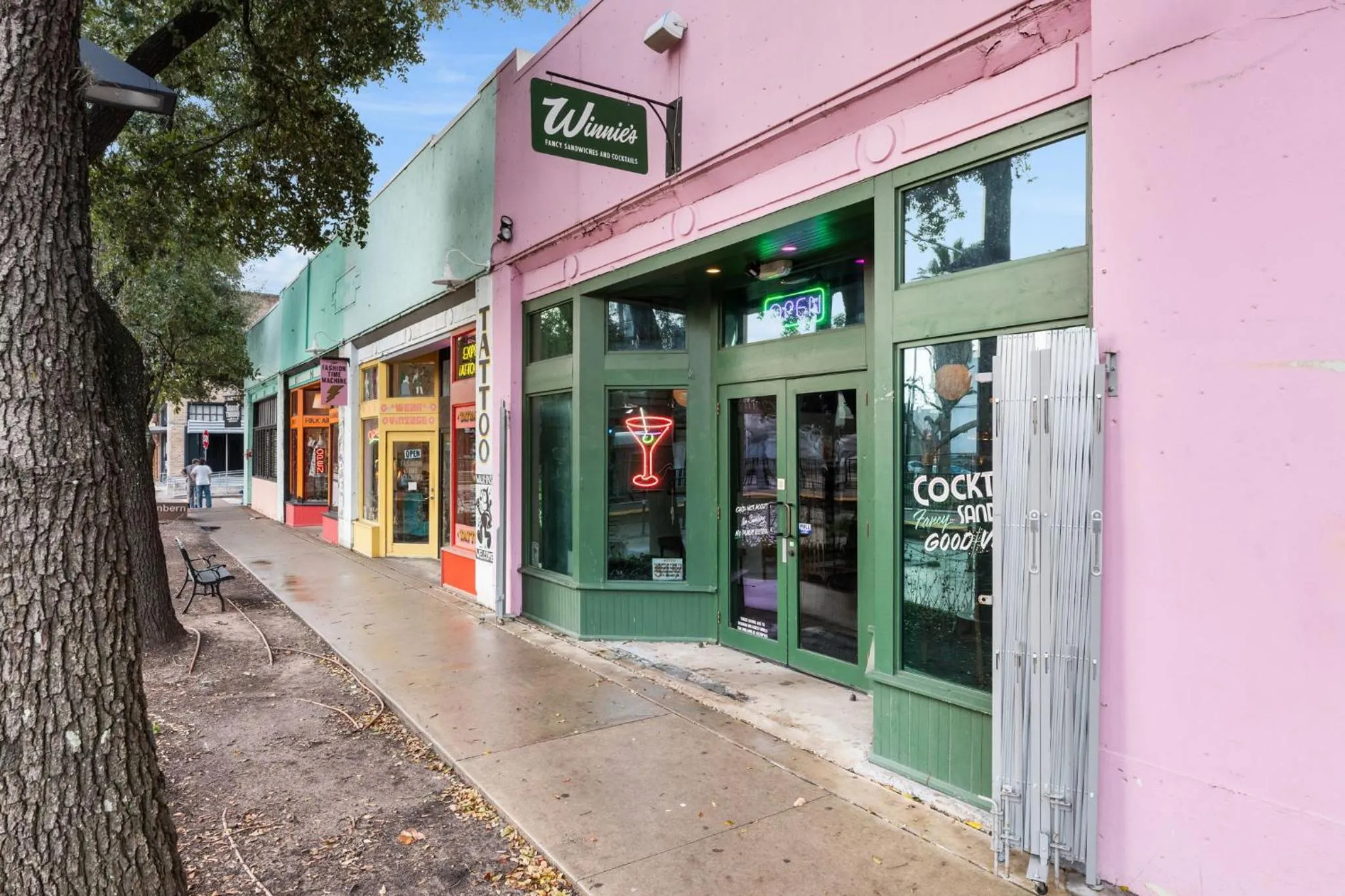 Restaurant/places to eat in Lodgeur Midtown, Houston - close to Downtown & Texas Medical Center