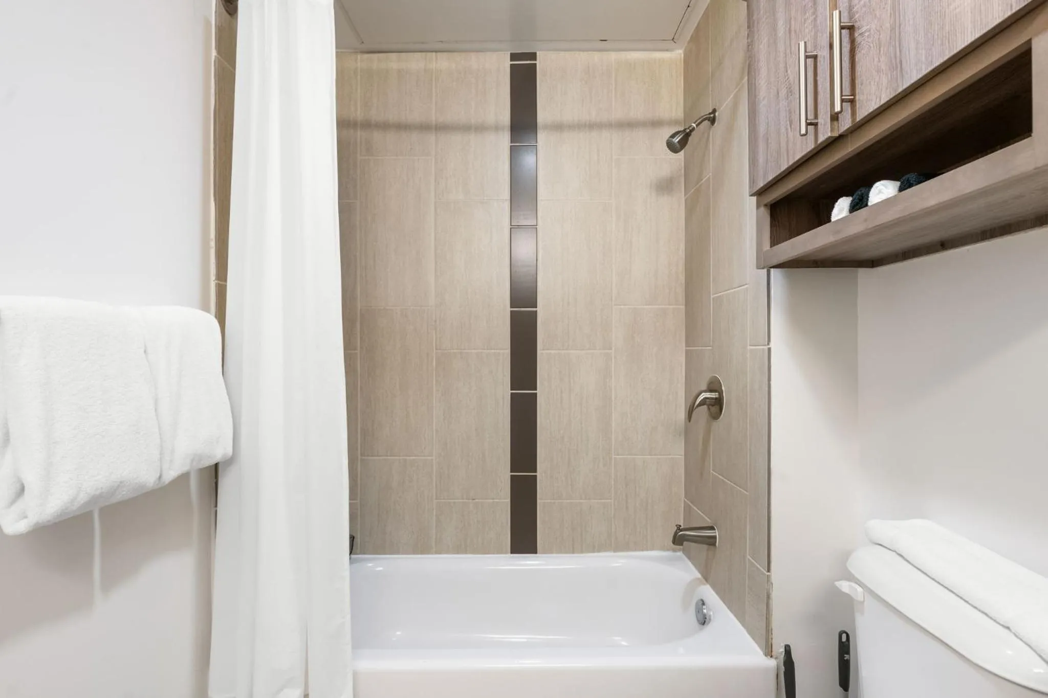 Bathroom in Lodgeur Midtown, Houston - close to Downtown & Texas Medical Center