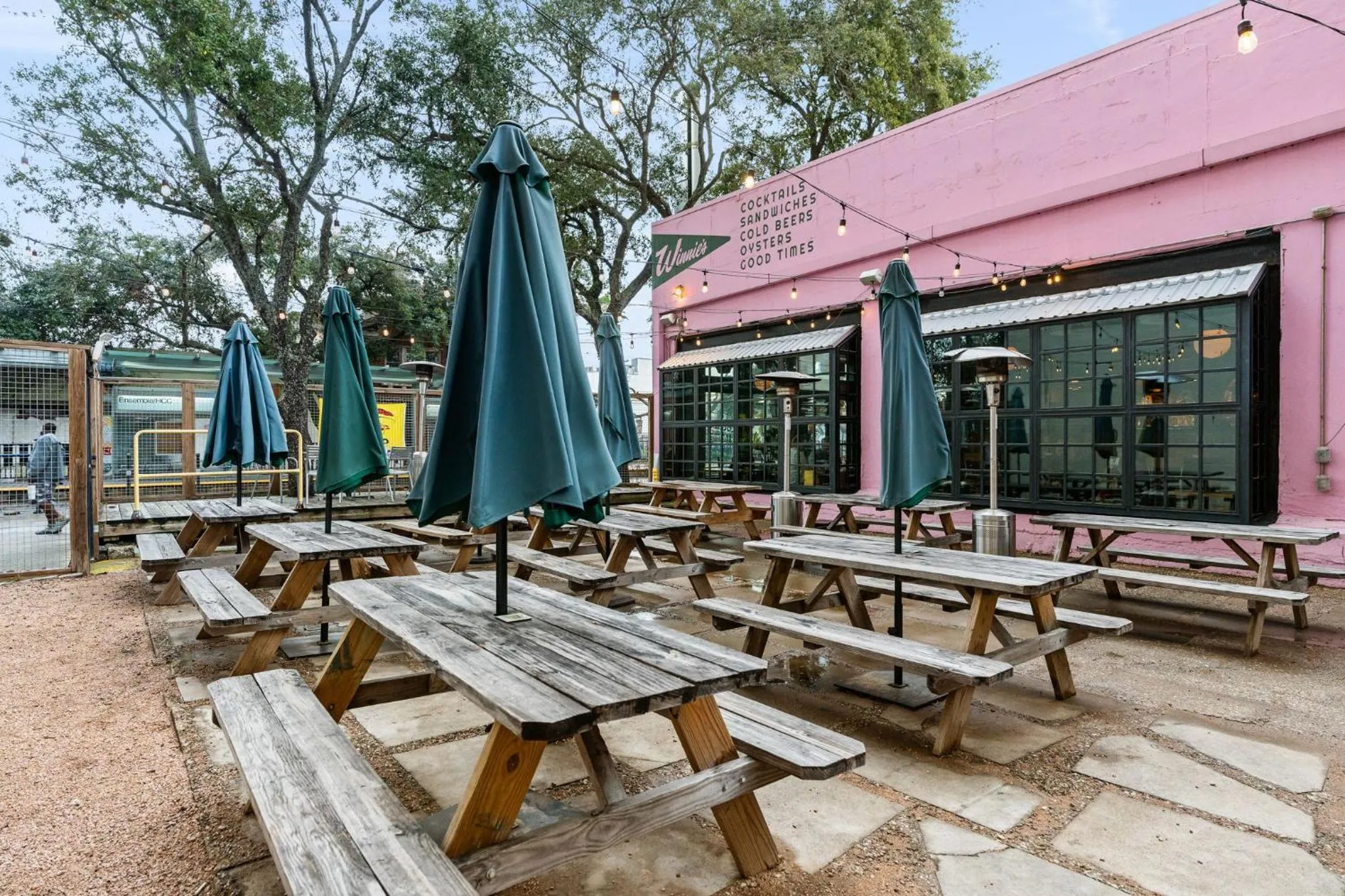 Restaurant/places to eat in Lodgeur Midtown, Houston - close to Downtown & Texas Medical Center
