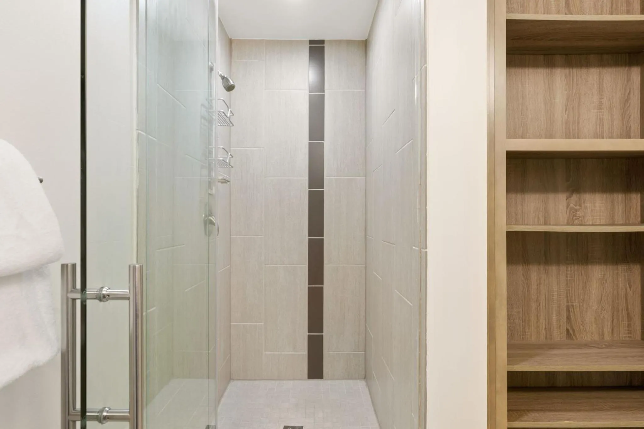 Shower in Lodgeur Midtown, Houston - close to Downtown & Texas Medical Center