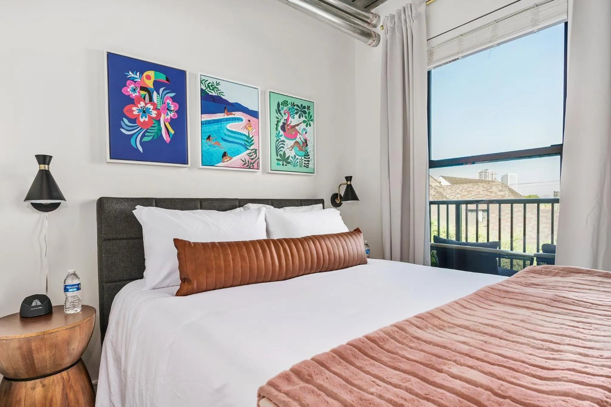 Bed in Lodgeur Midtown, Houston - close to Downtown & Texas Medical Center
