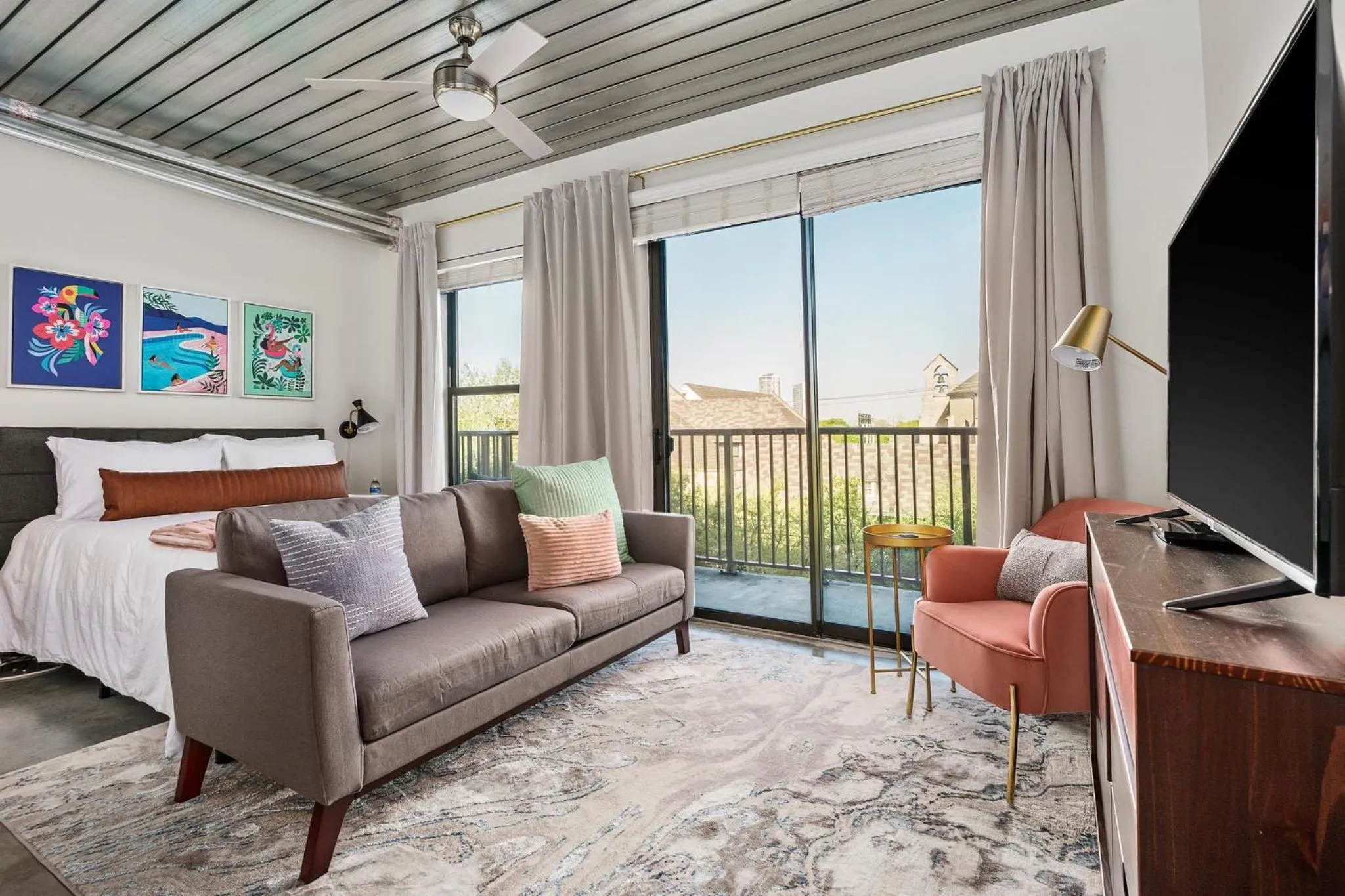 Bed in Lodgeur Midtown, Houston - close to Downtown & Texas Medical Center