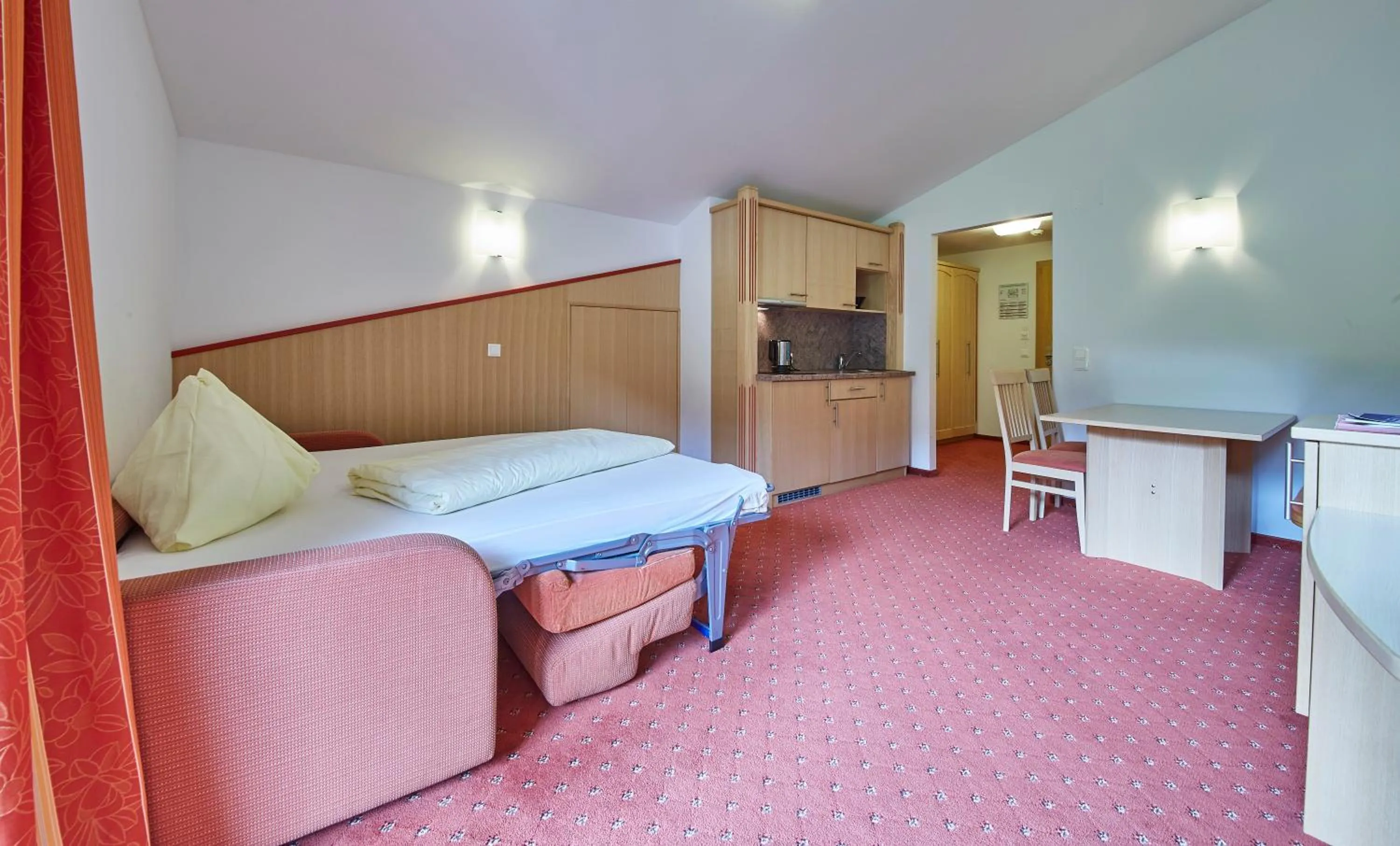 Bedroom, Bed in Hotel Gungau