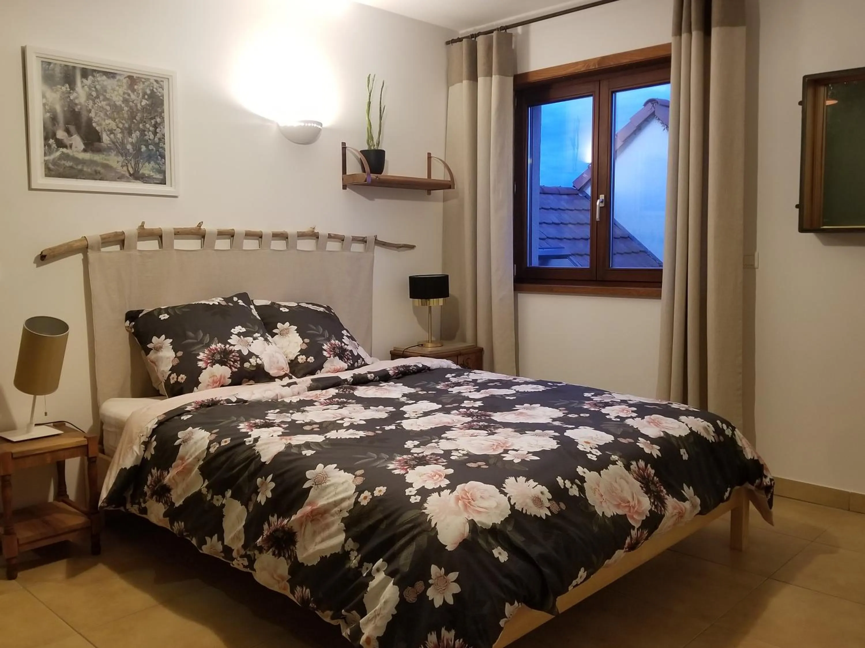 Photo of the whole room, Bed in chambre d'hôtes de charme, un temps en forêt