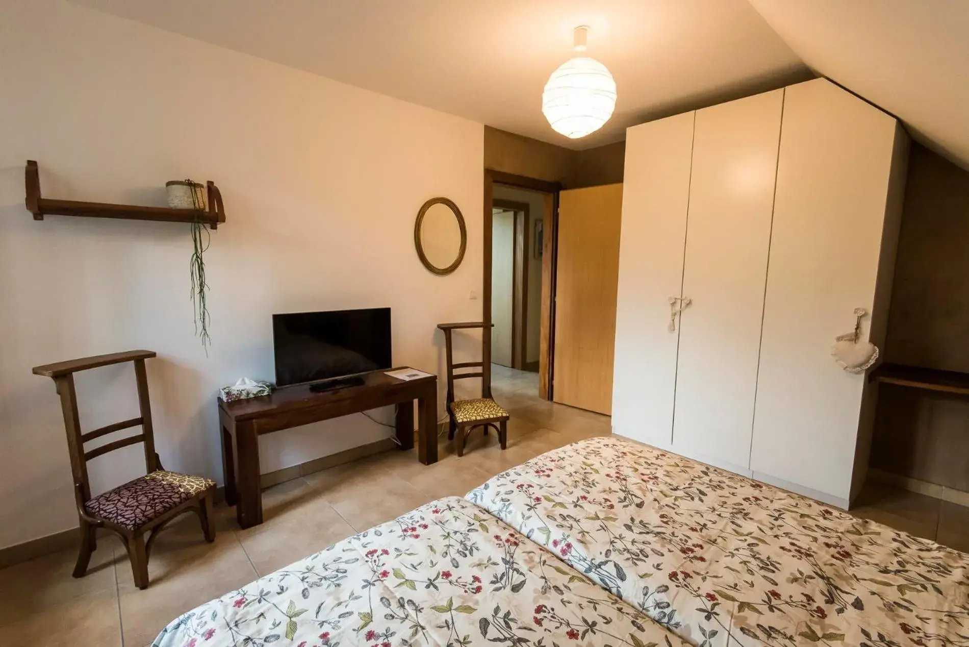 Double Room with Private Bathroom in chambre d'hôtes de charme, un temps en forêt Double Room with Private Bathroom in chambre d'hôtes de charme, un temps en forêt