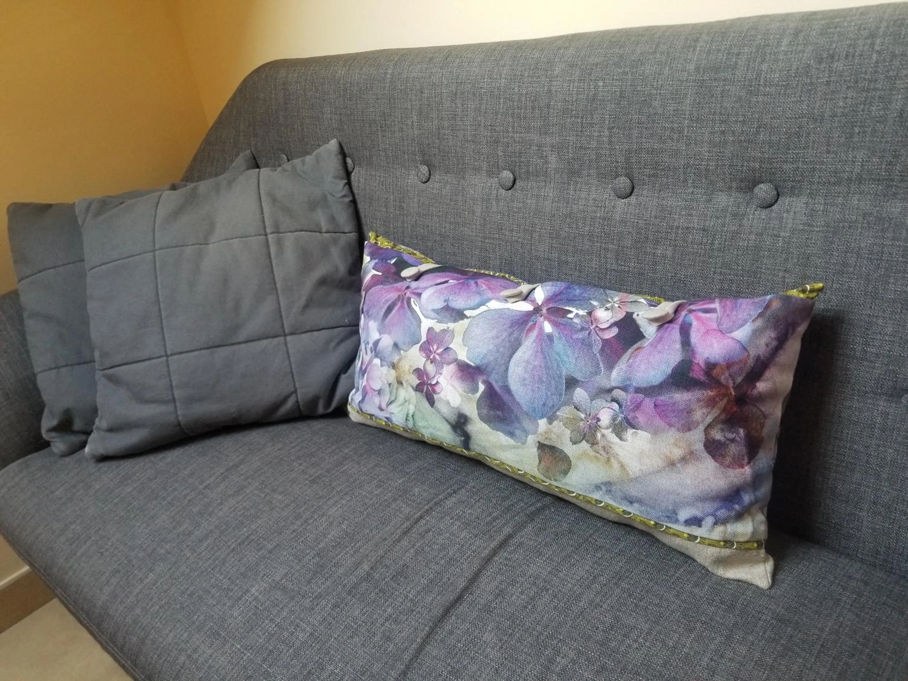 Decorative detail in chambre d'hôtes de charme, un temps en forêt