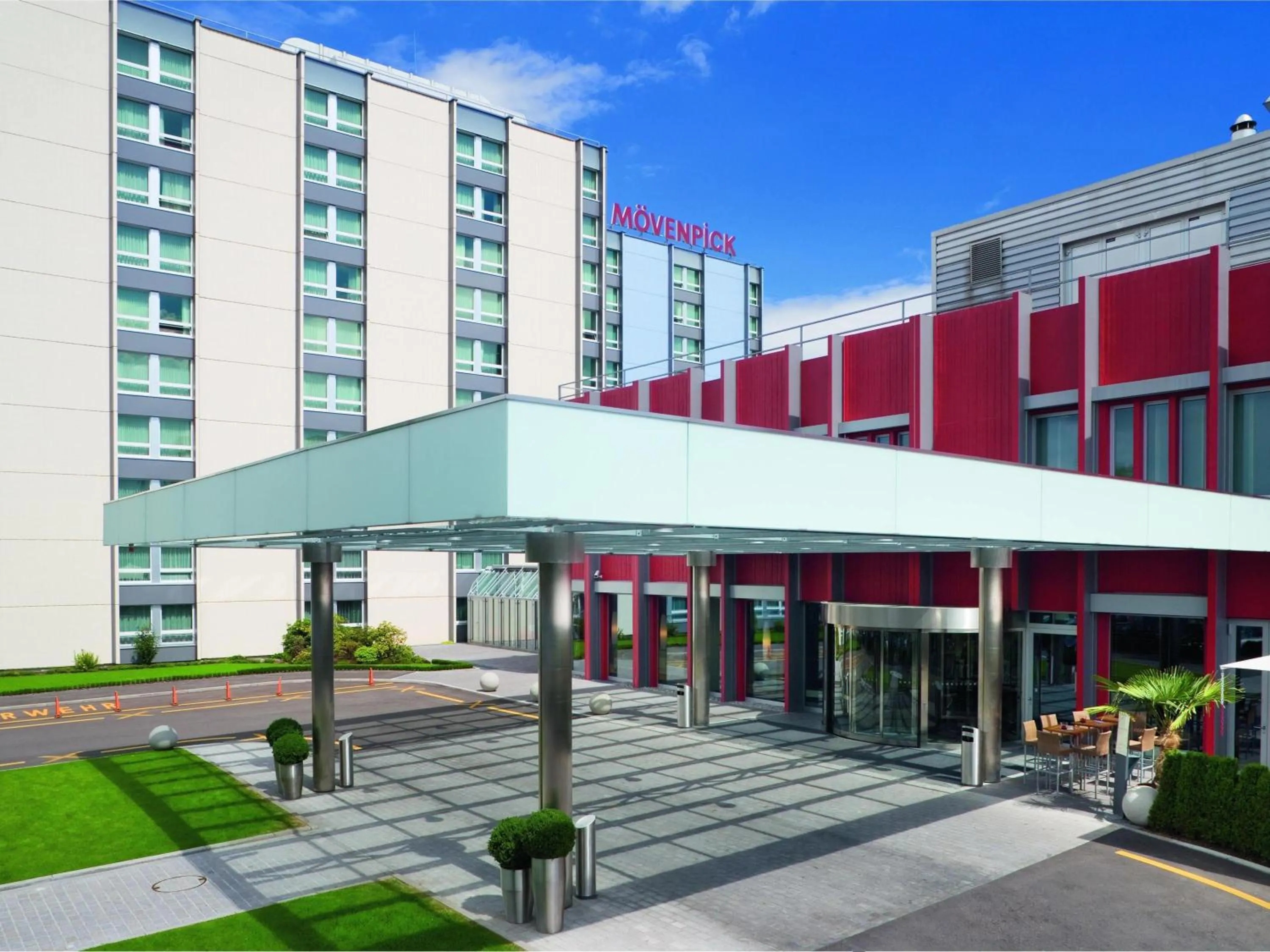Property building in Mövenpick Hotel Zurich Airport