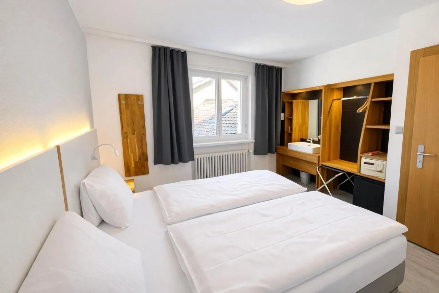 Photo of the whole room, Bed in Hotel Drei Könige