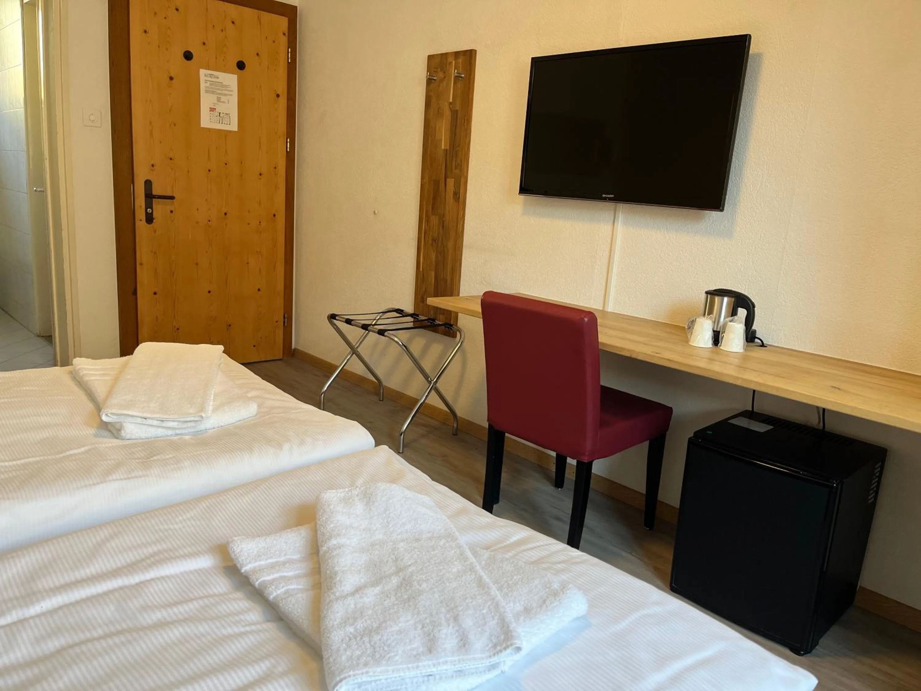 Photo of the whole room, Bed in Hotel Drei Könige