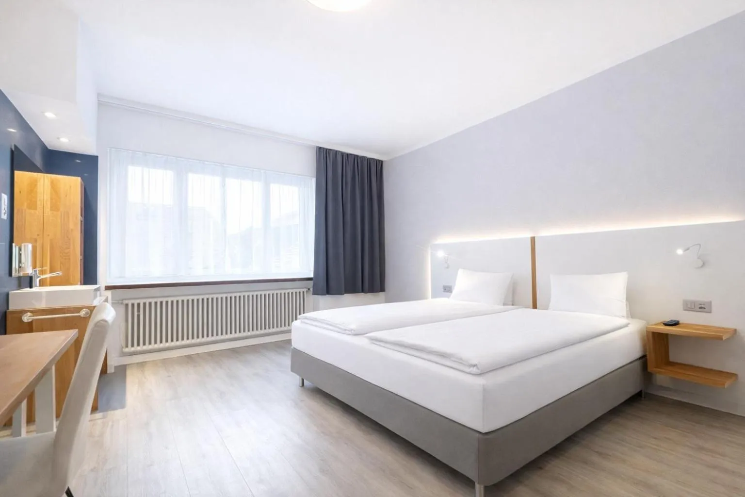 Photo of the whole room, Bed in Hotel Drei Könige