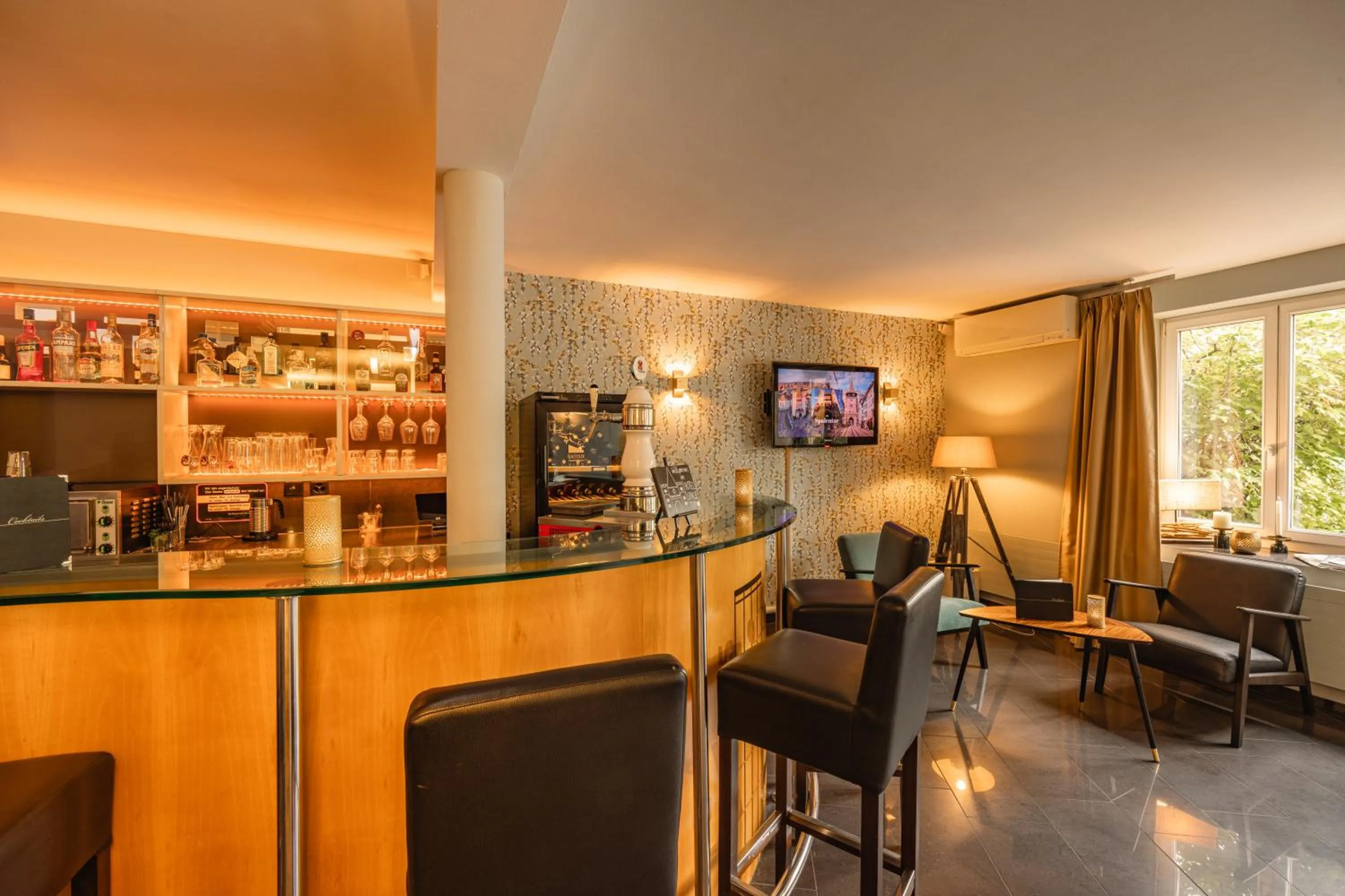 Lounge or bar in Hotel Spalentor - Ihr sympathisches Stadthotel