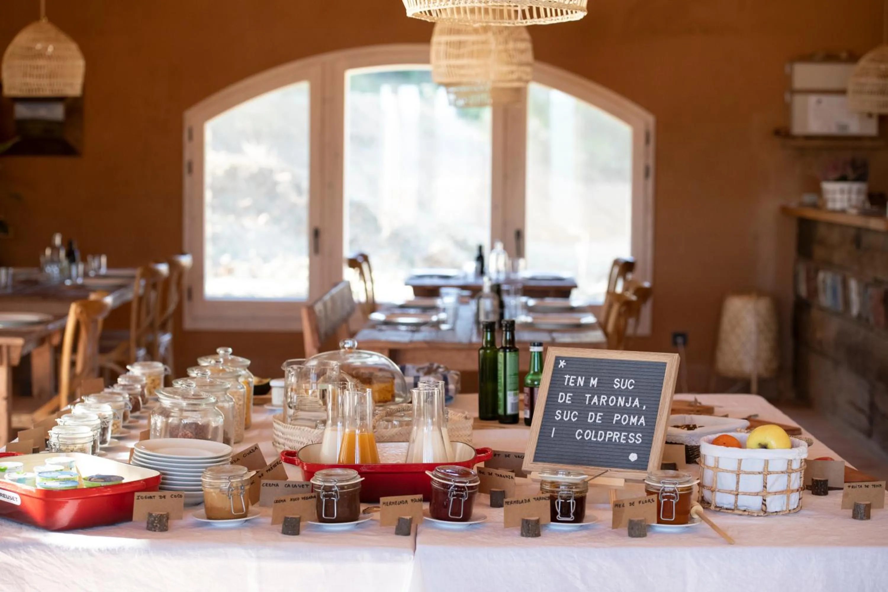 Restaurant/places to eat in ECOTurisme Can Buch HOTEL