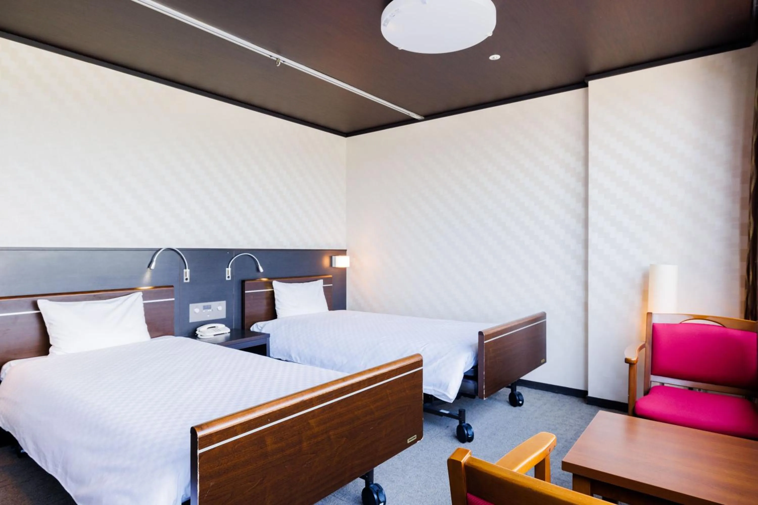 Photo of the whole room, Bed in KAMENOI HOTEL Nara