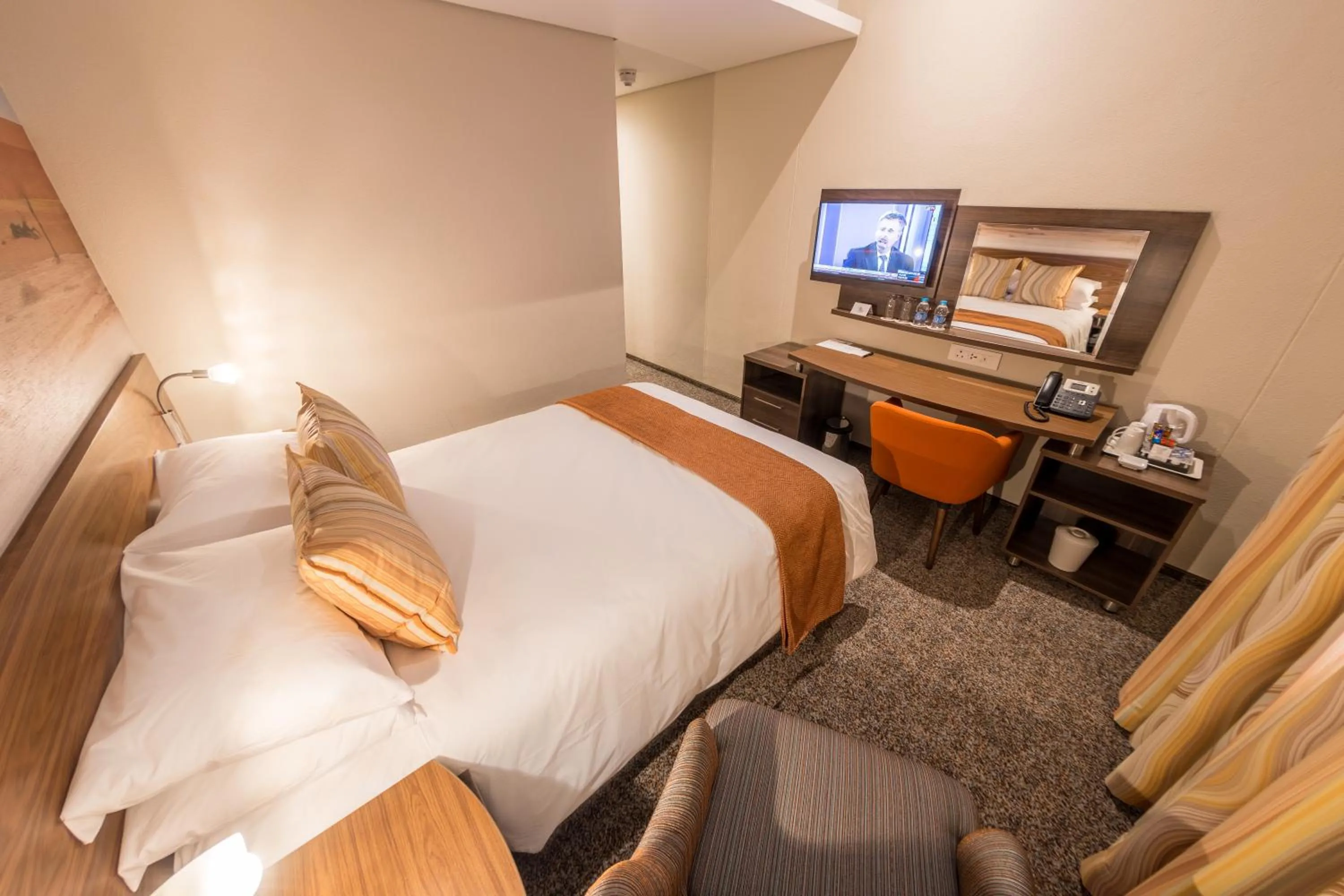 TV and multimedia, Bed in Town Lodge Windhoek, Namibia