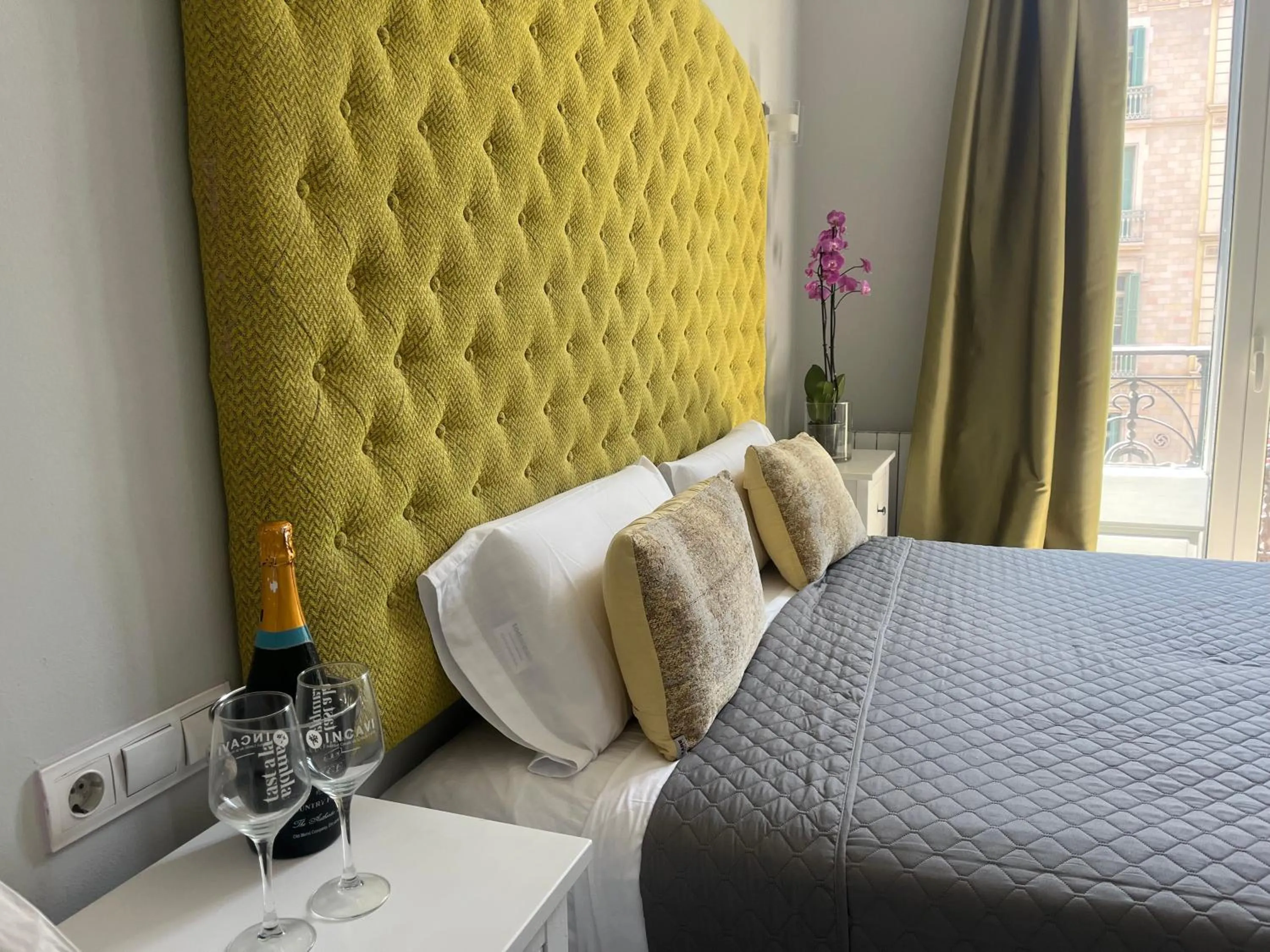 Bed in Hotel Ginebra