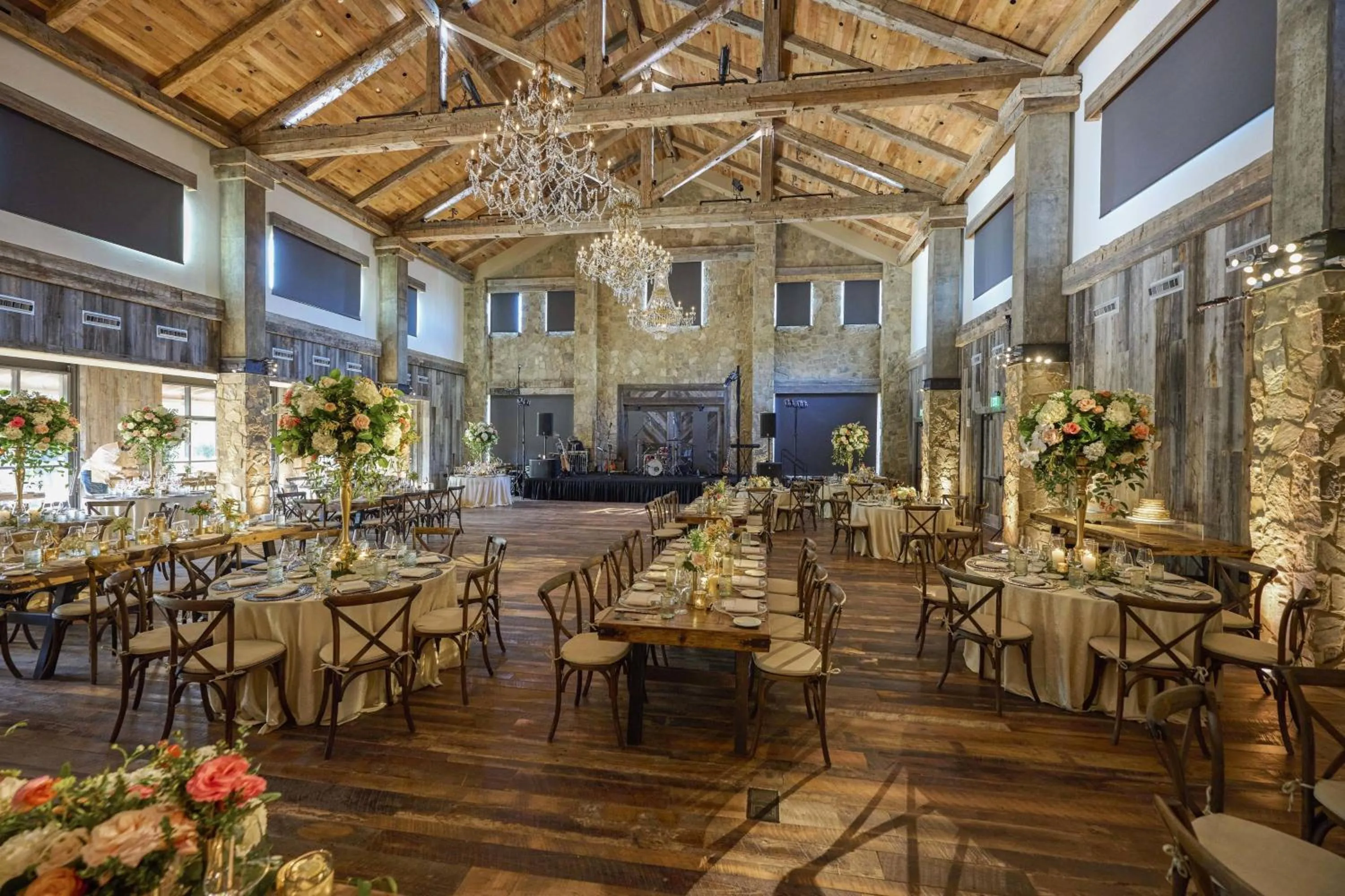 Lounge or bar in Hotel Drover, Autograph Collection