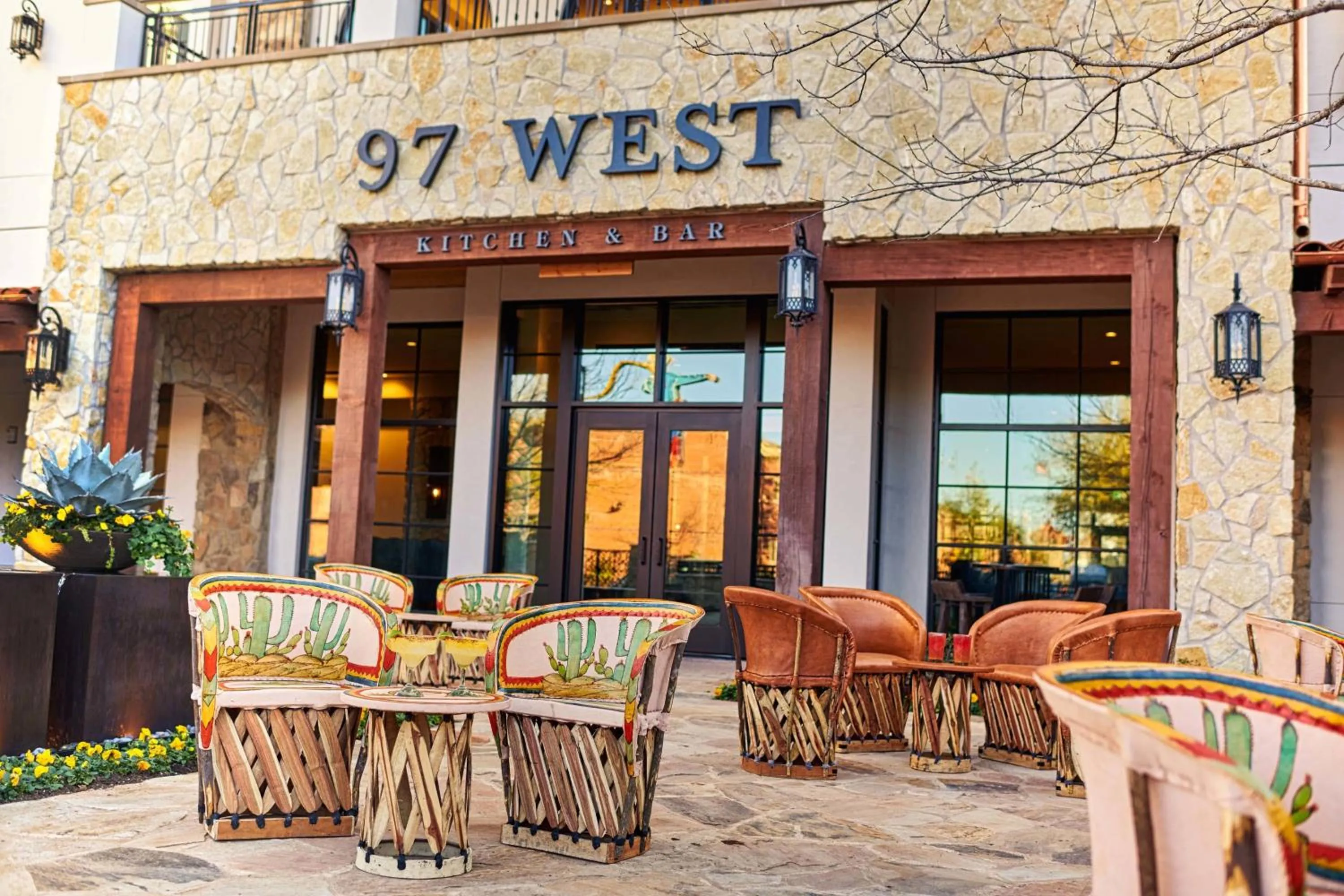 Restaurant/places to eat in Hotel Drover, Autograph Collection