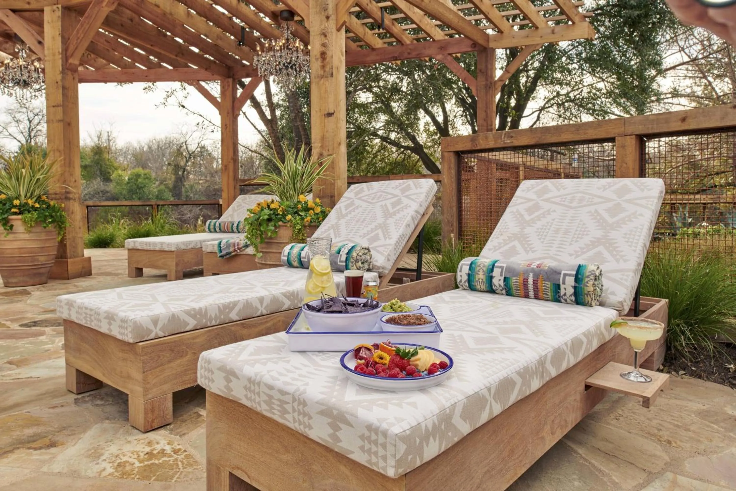 Swimming pool in Hotel Drover, Autograph Collection