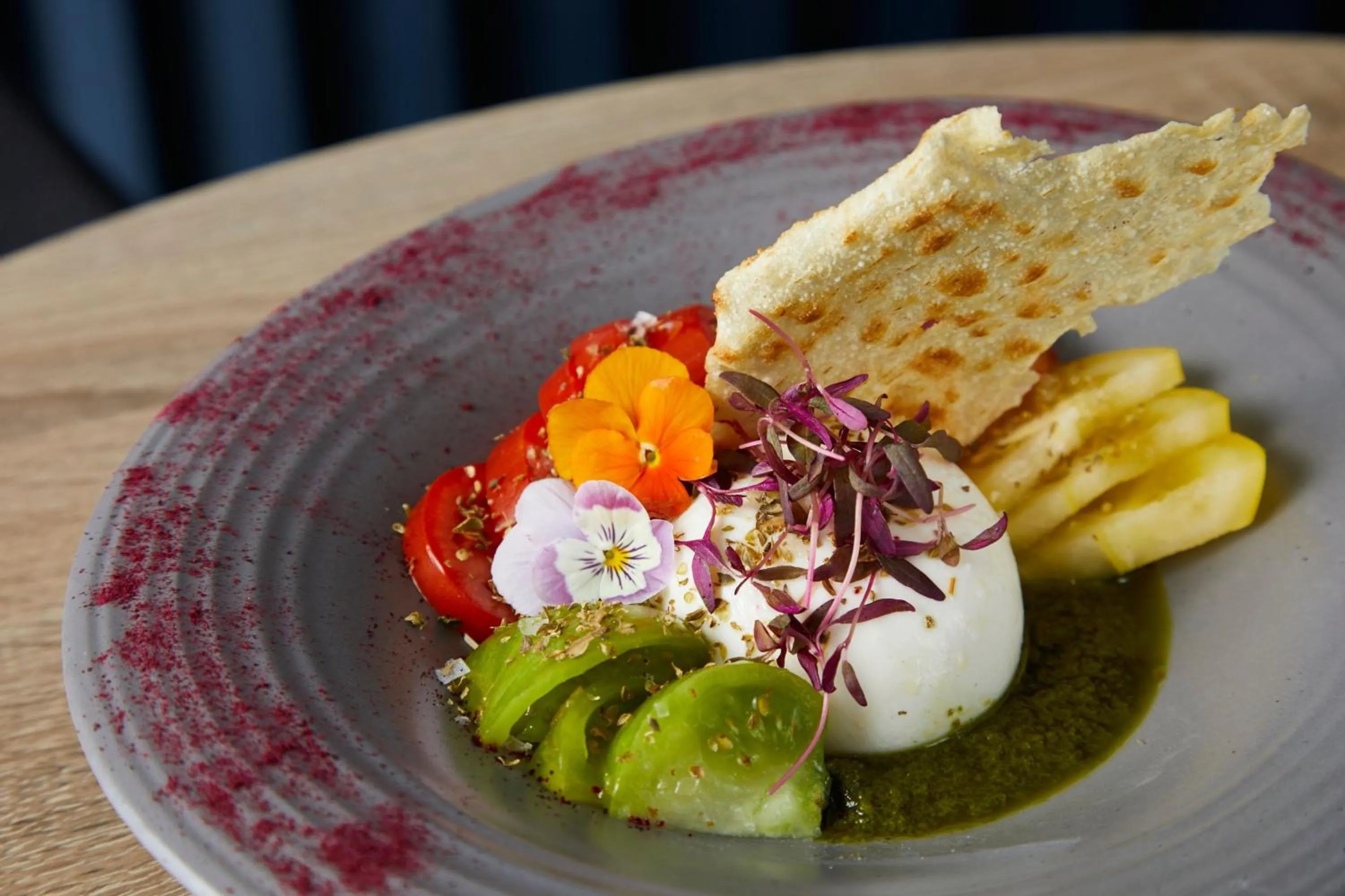 Restaurant/places to eat in Courtyard by Marriott London City Airport