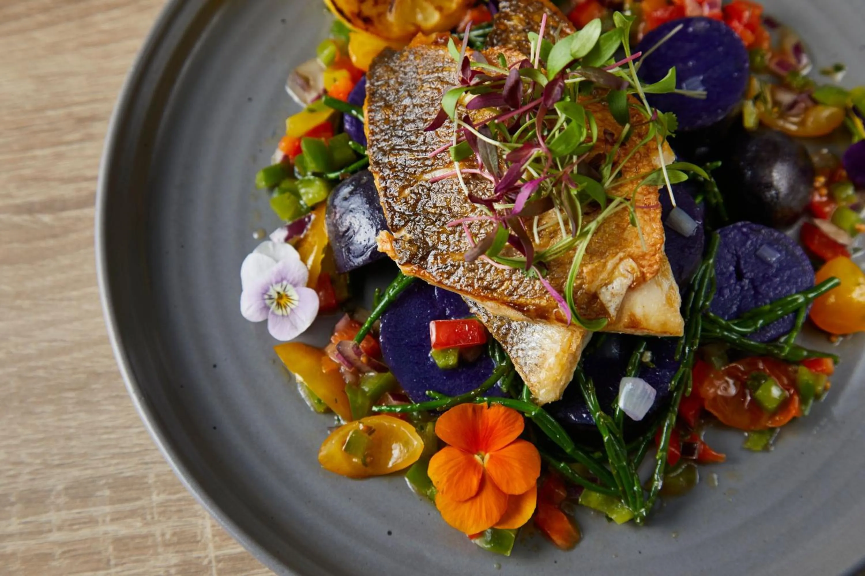 Restaurant/places to eat in Courtyard by Marriott London City Airport