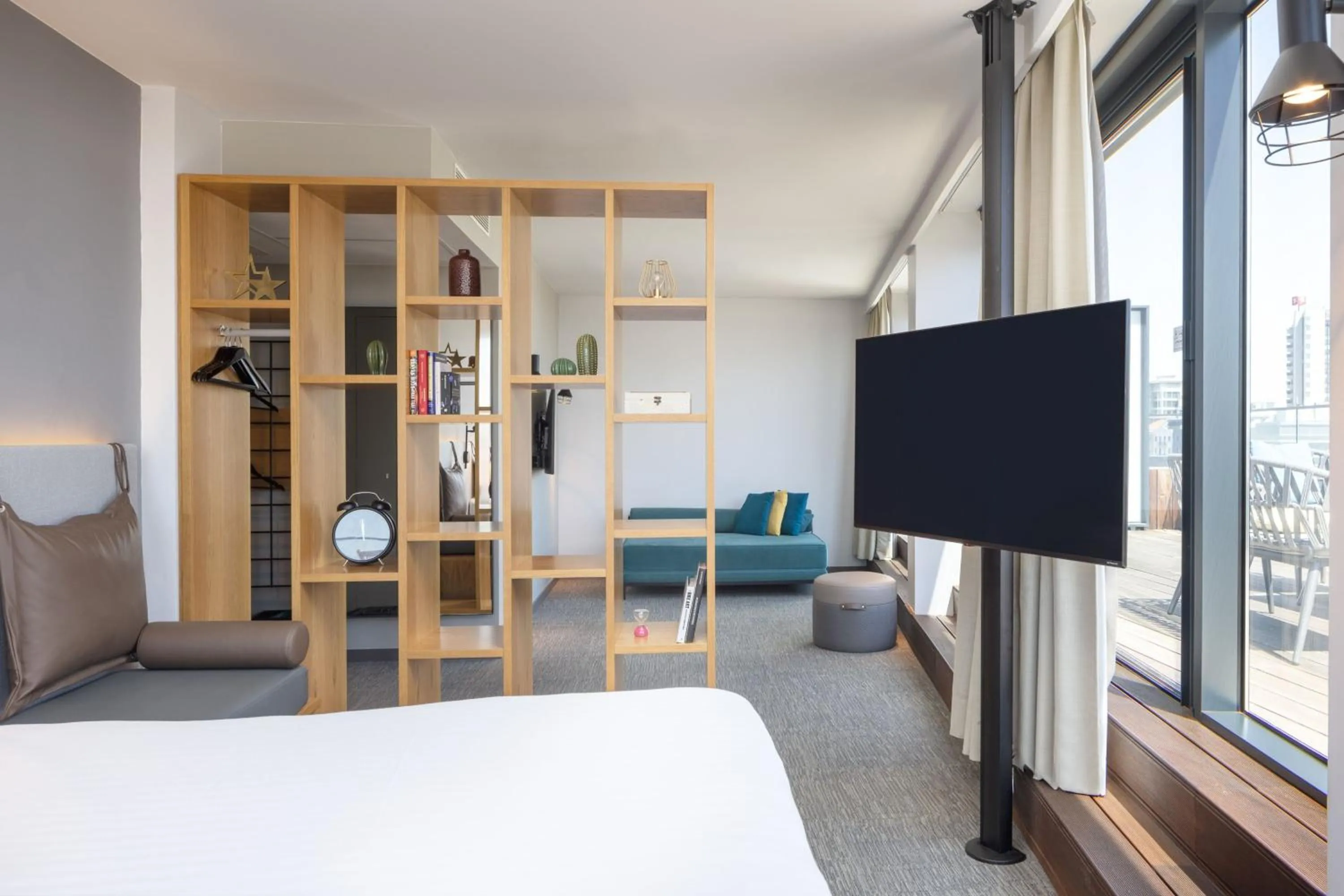 Photo of the whole room, Bed in Moxy Lisbon City