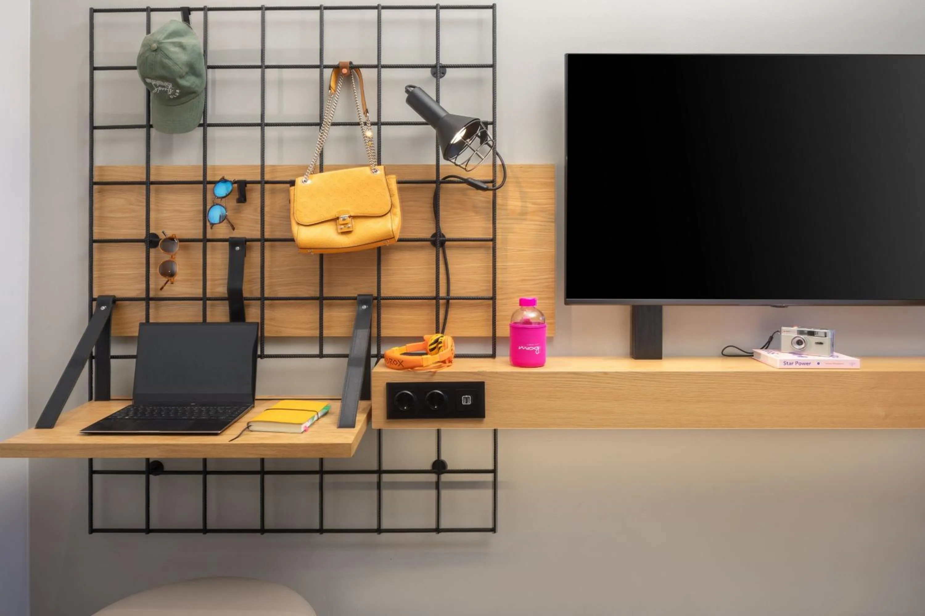 Photo of the whole room in Moxy Lisbon City