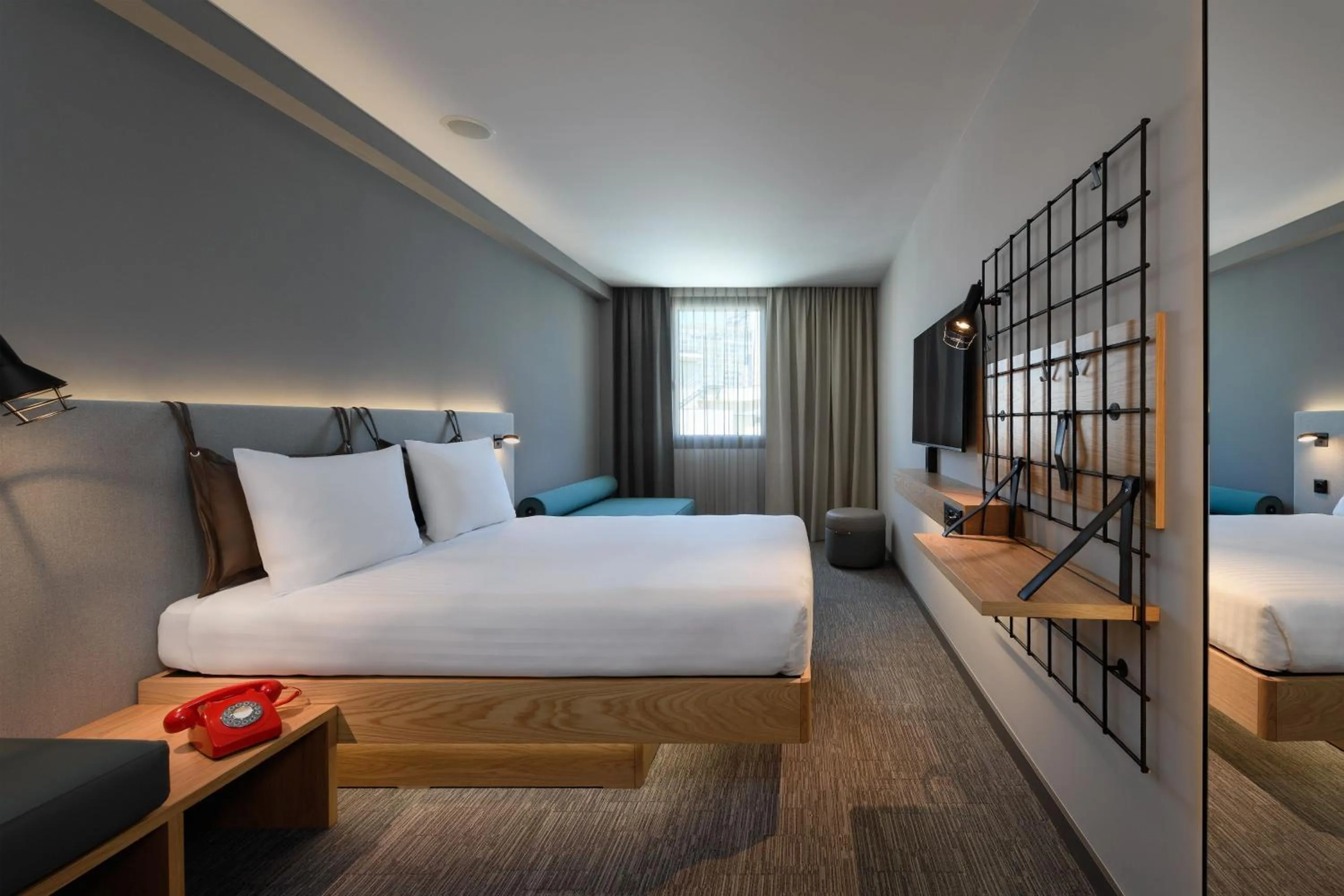 Photo of the whole room, Bed in Moxy Lisbon City