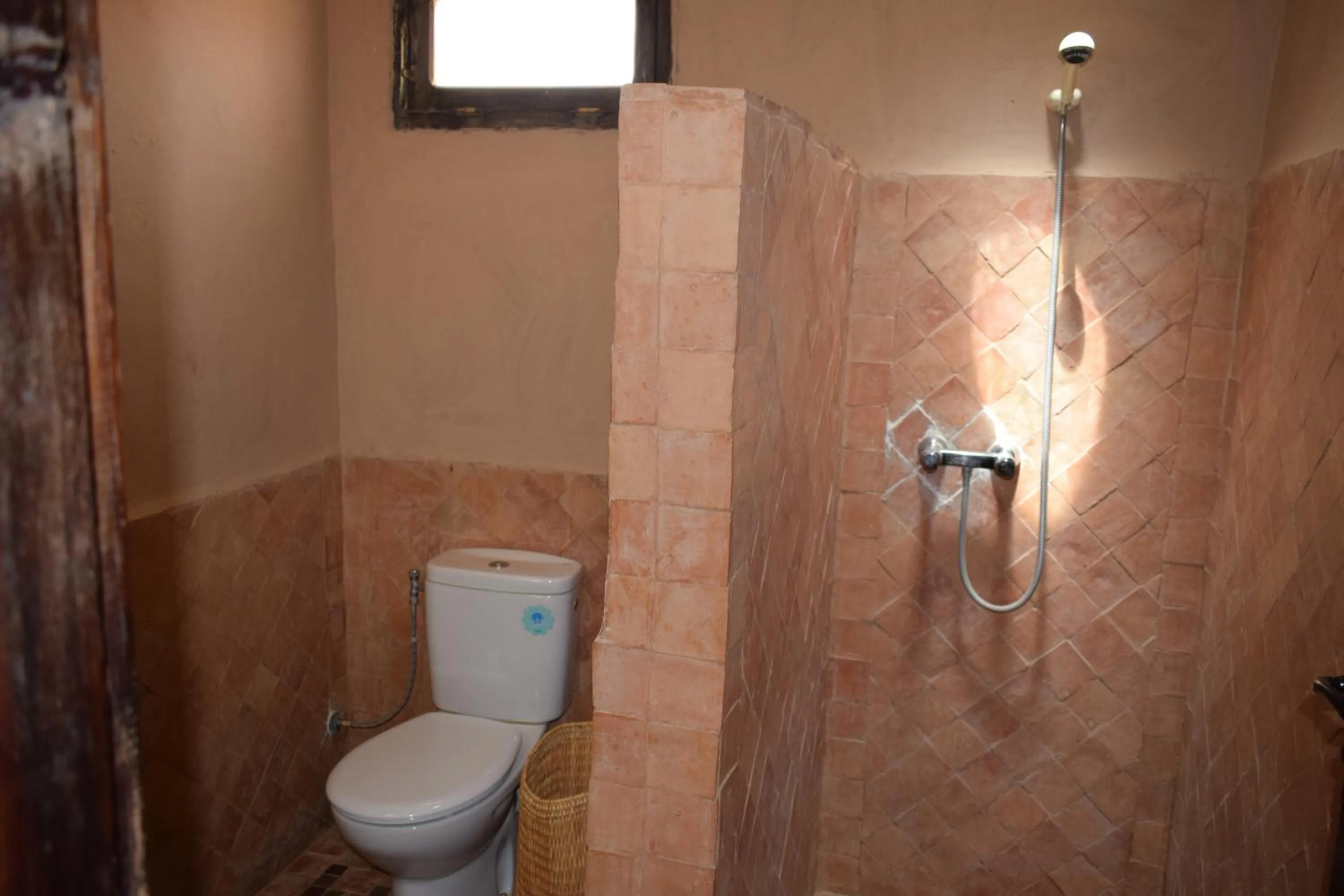 Bathroom in Maison d'hotes la tour de toile