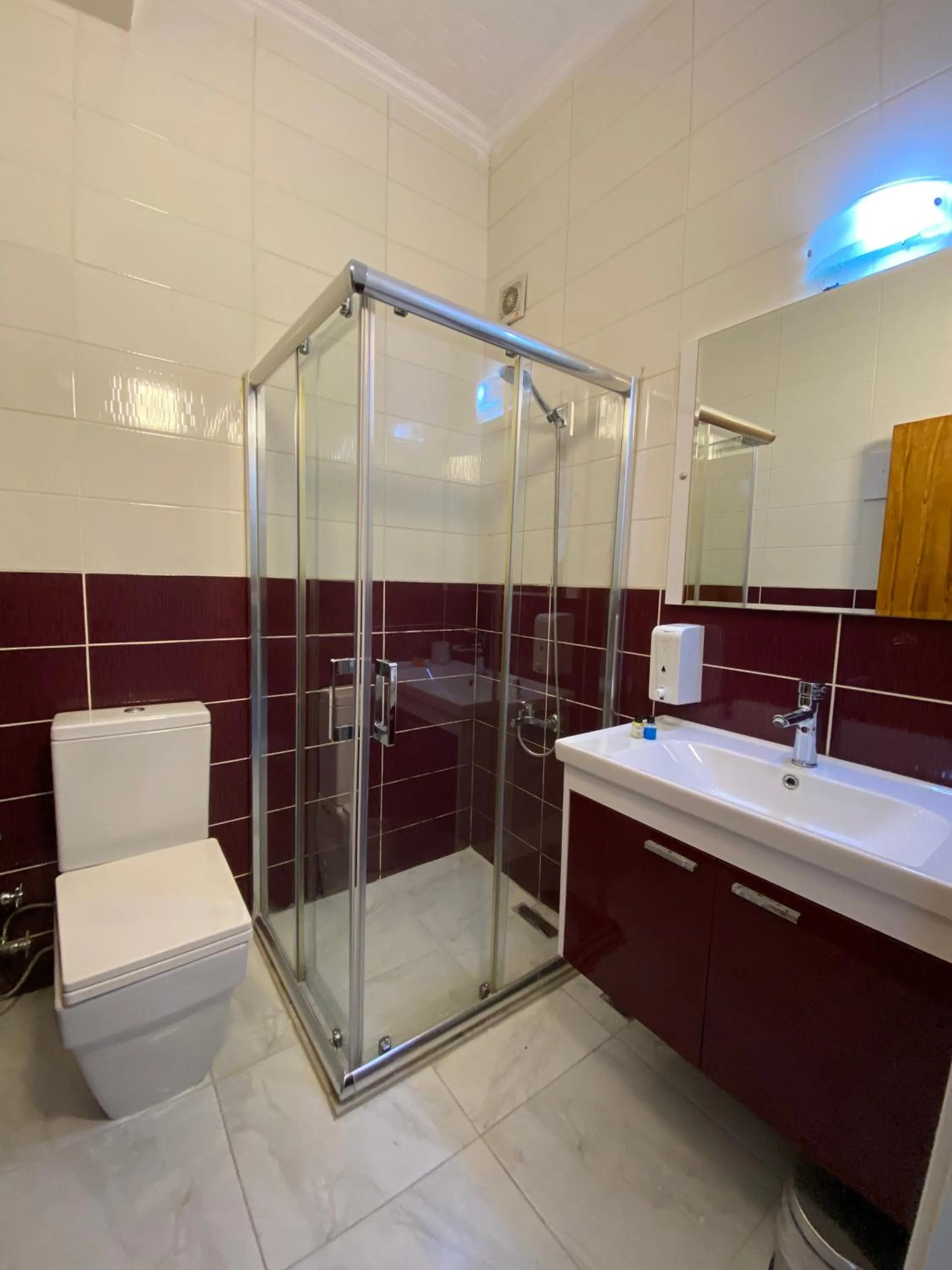 Shower in Galata Moon Hotel