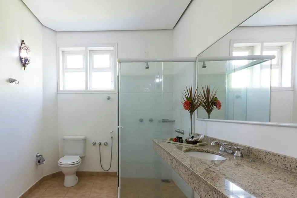 Toilet in Hotel Fazenda Juca Mulato