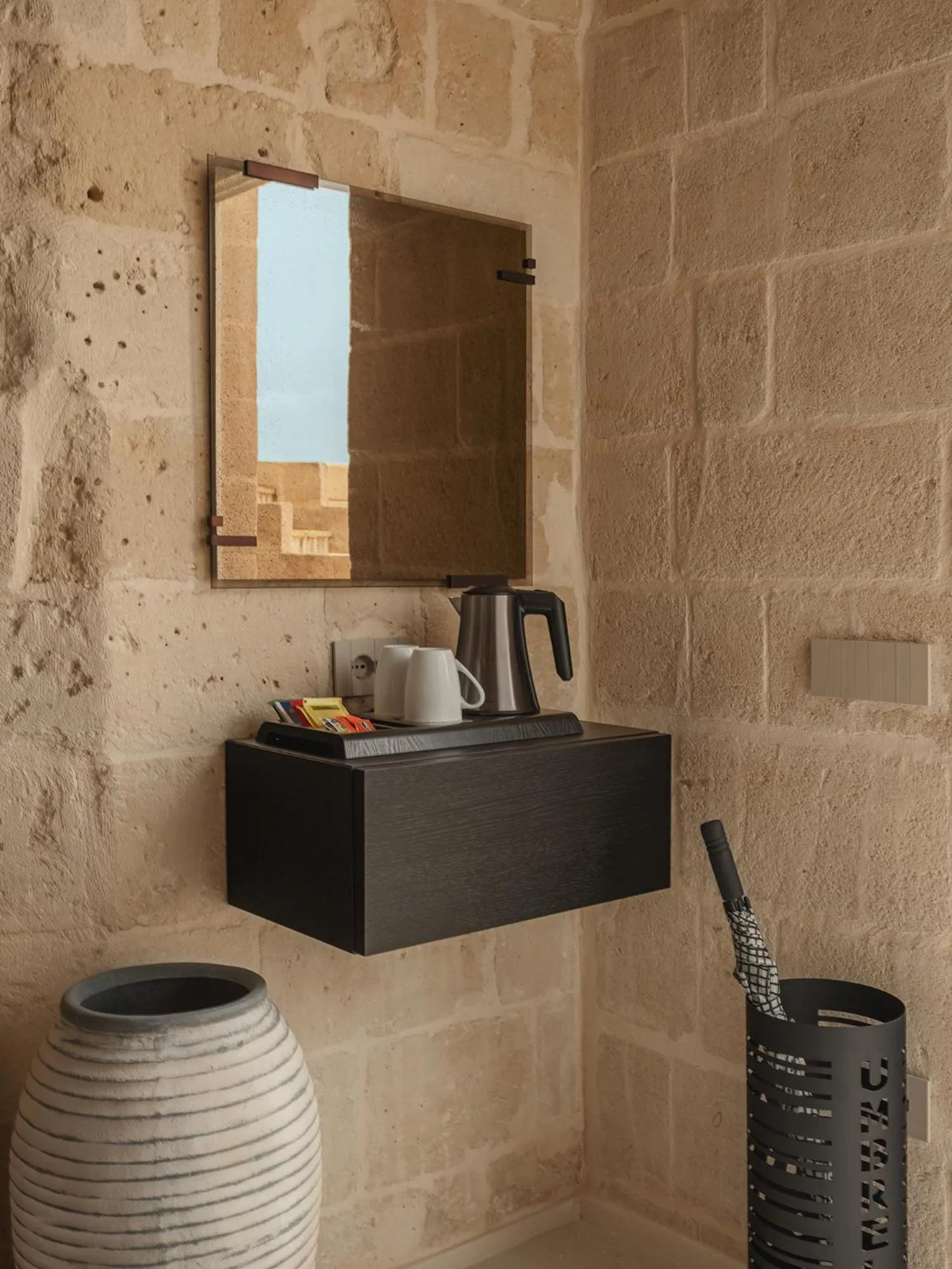 Coffee/tea facilities in Palazzo Degli Abati