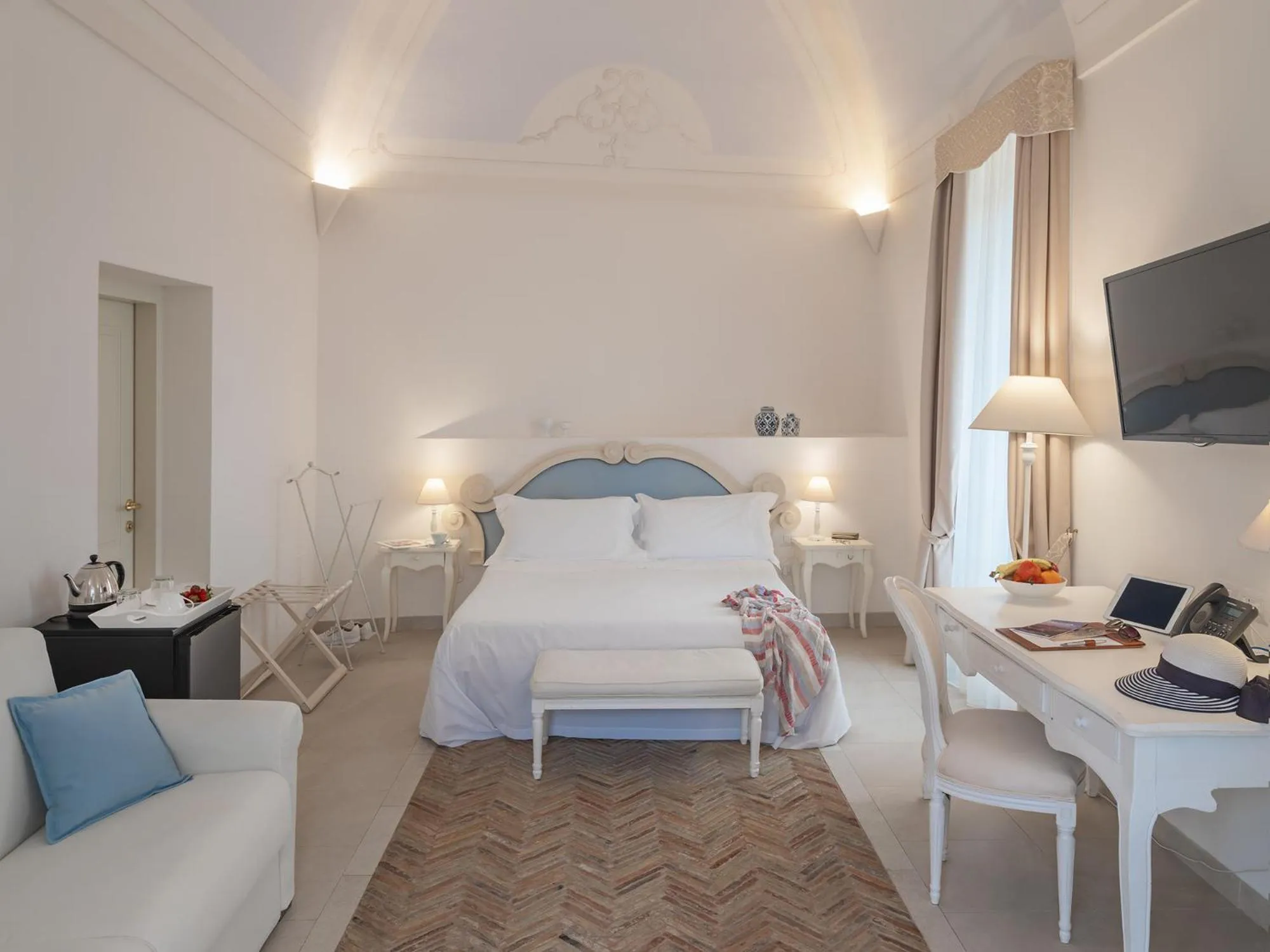 Photo of the whole room, Bed in Palazzo Degli Abati