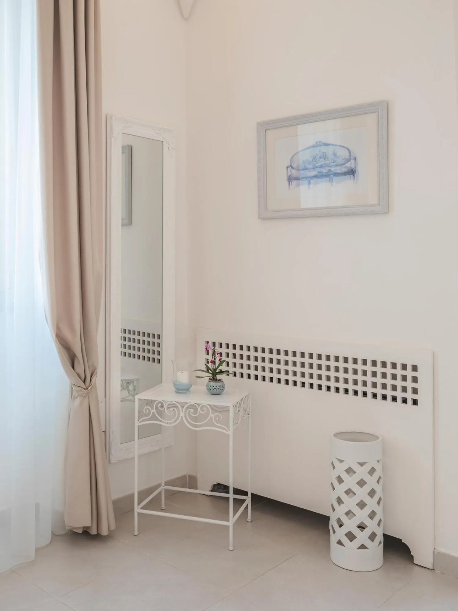 Bedroom in Palazzo Degli Abati