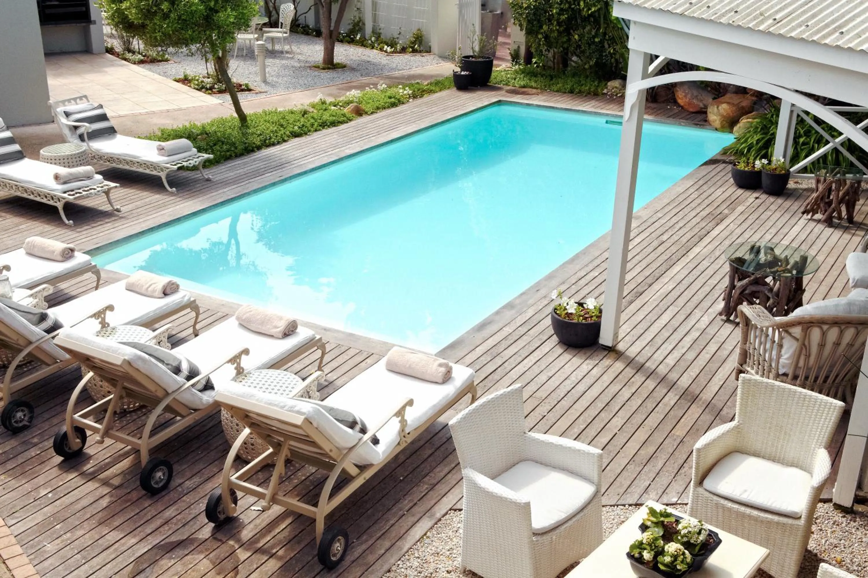 Garden view in Leisure Isle Lodge