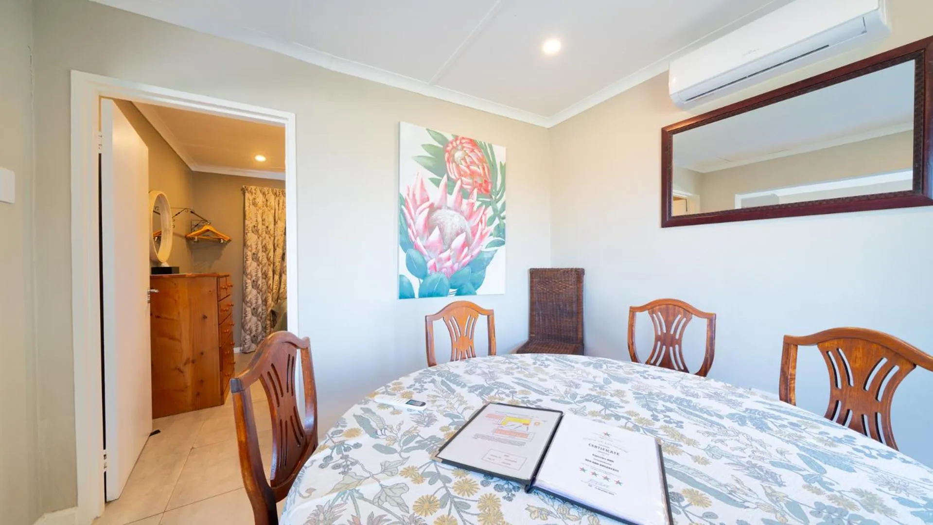 Photo of the whole room in Equestre BnB