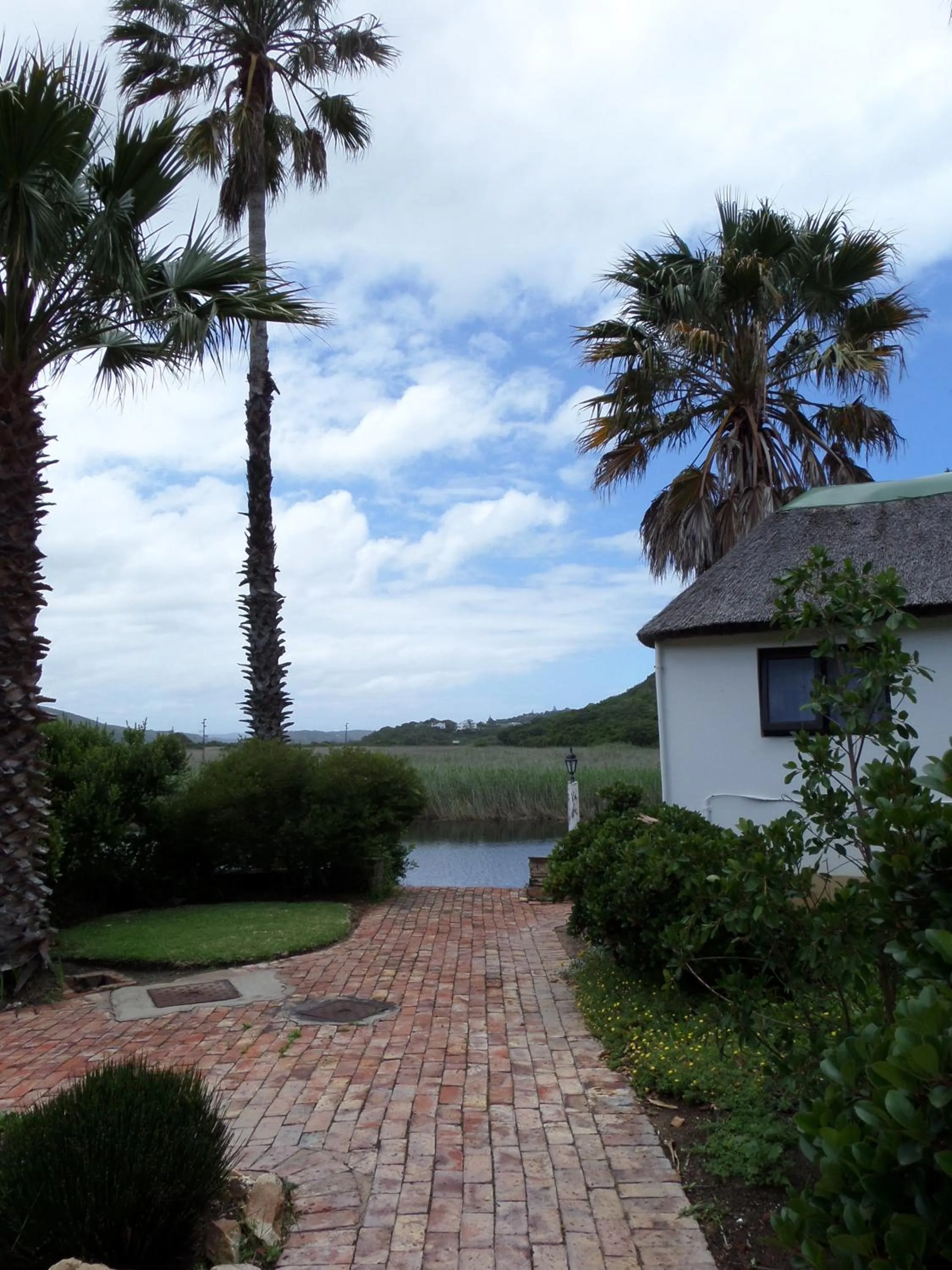 Facade/entrance in Fairy Knowe Hotel