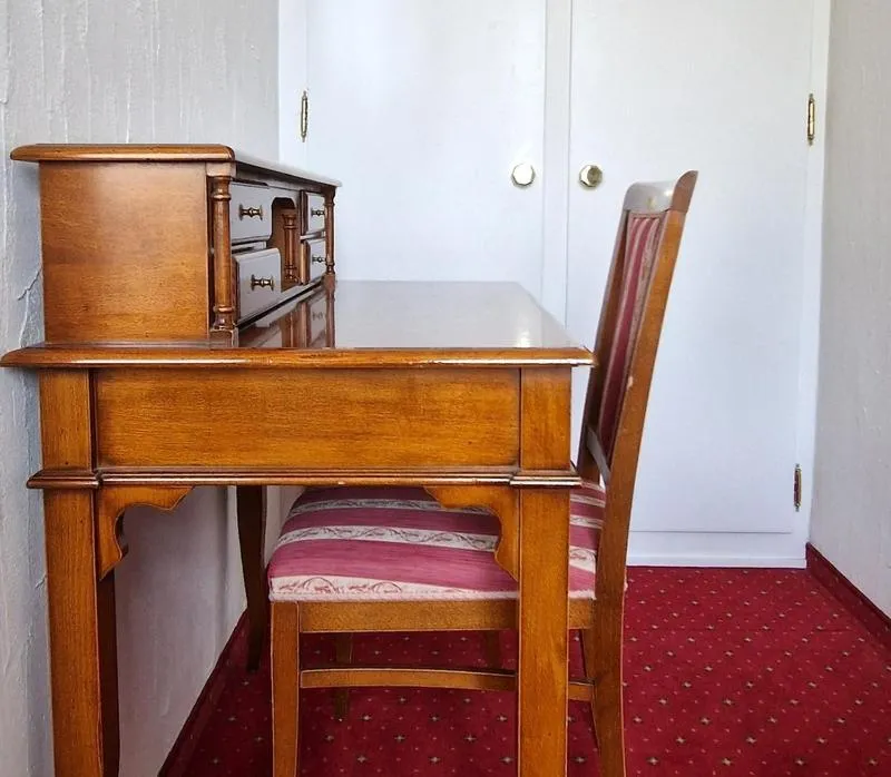 Decorative detail, Bed in Soldanella