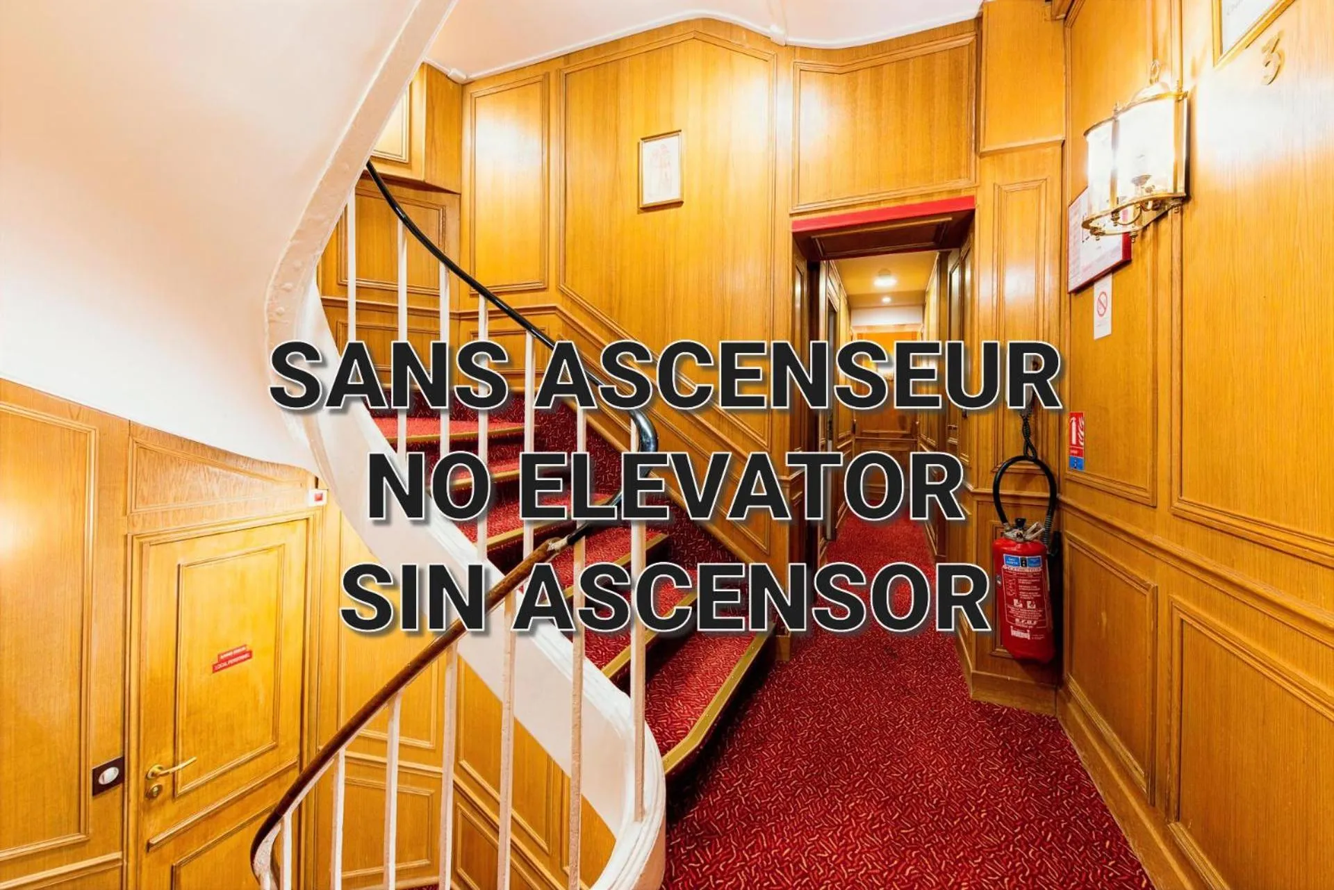 elevator in Hôtel La Sanguine
